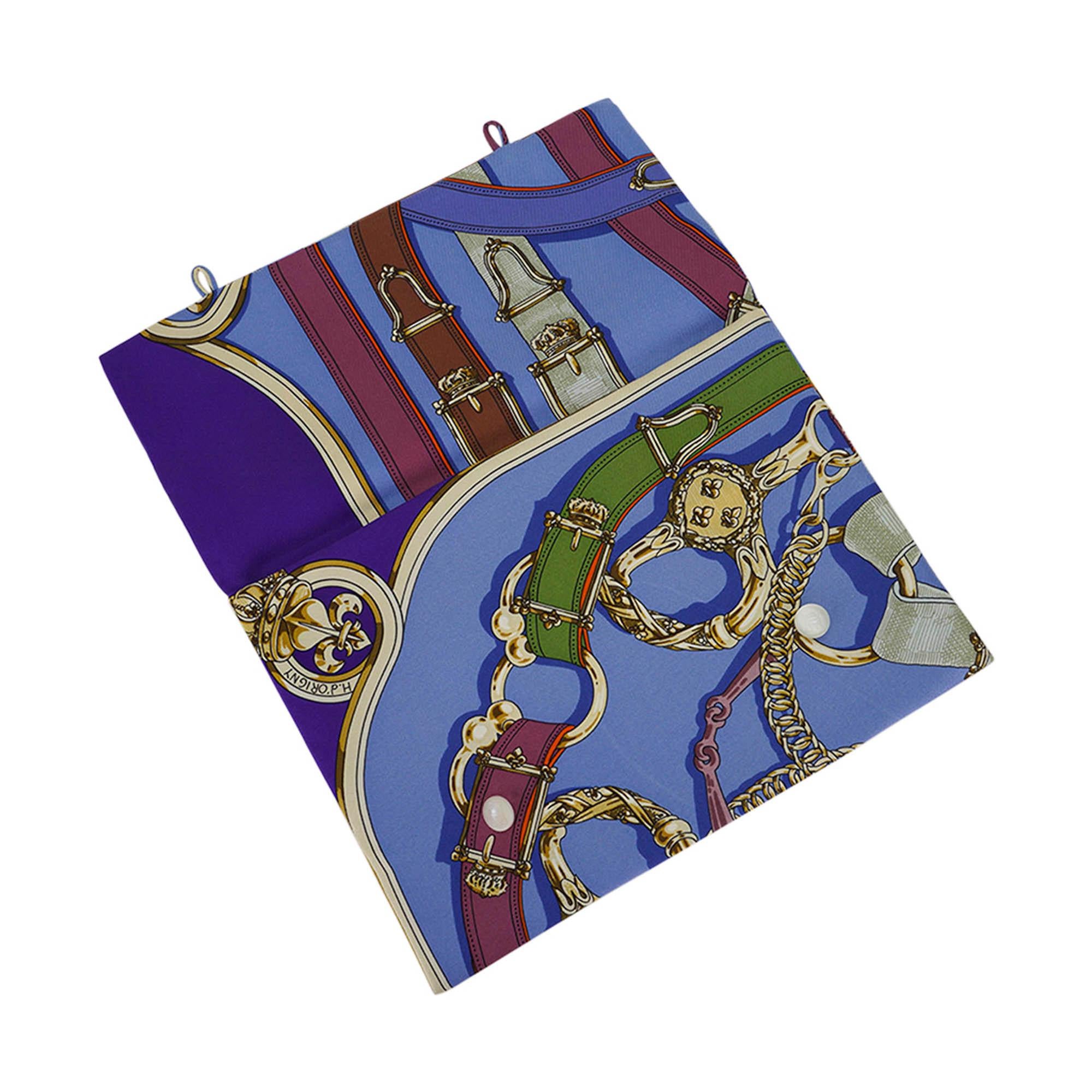 Hermes Sacchetti di Seta Stampa Foulard Set di Tre Terres Precieuses e Cavalcadour in vendita 7