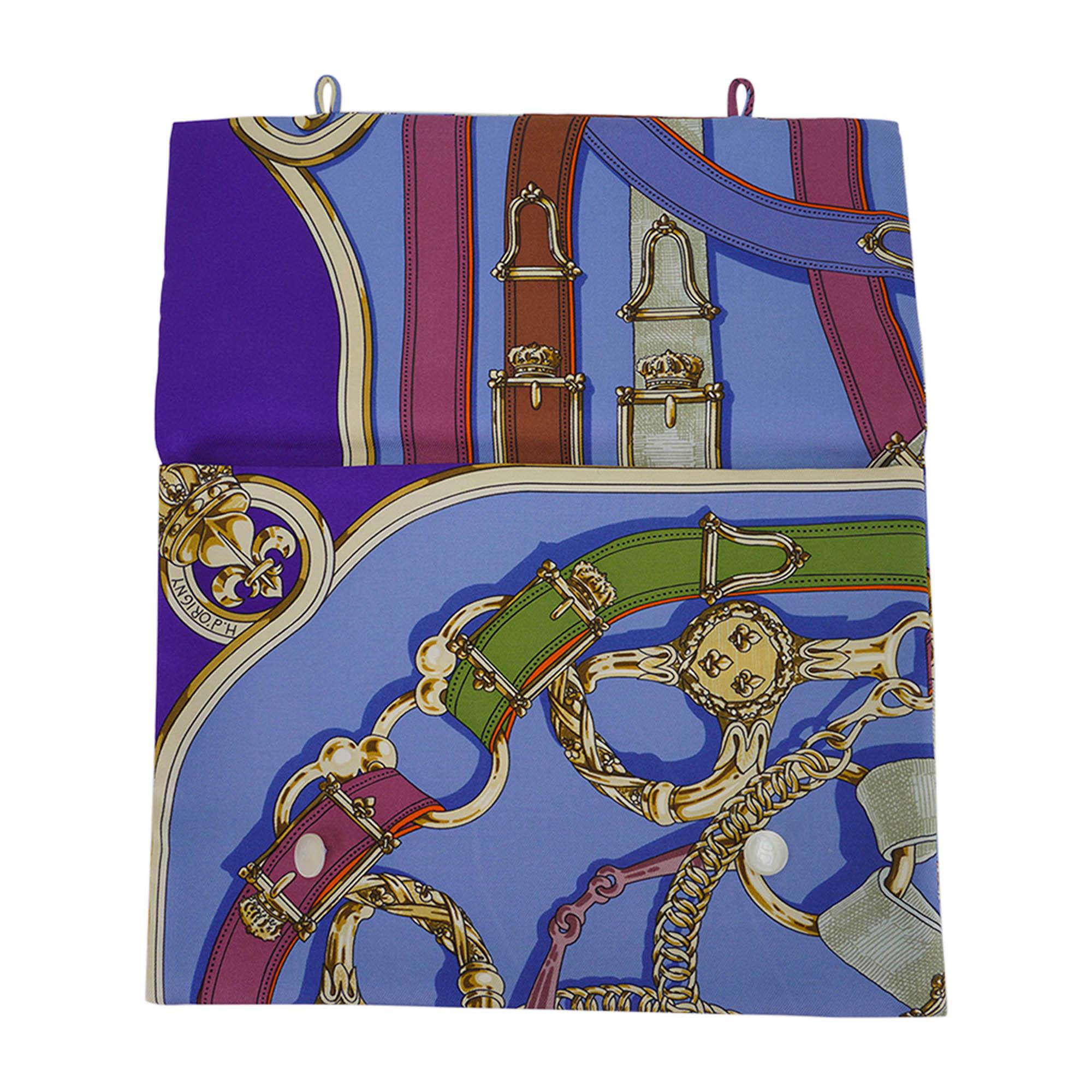 Hermes Sacchetti di Seta Stampa Foulard Set di Tre Terres Precieuses e Cavalcadour in vendita 8