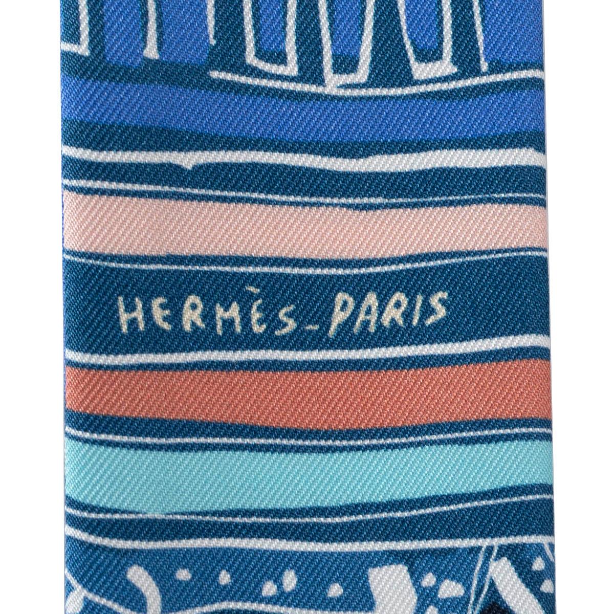 HERMES silk RAYURES D'ETE Twilly Scarf Bleu Rose Blanc In Excellent Condition For Sale In Zürich, CH