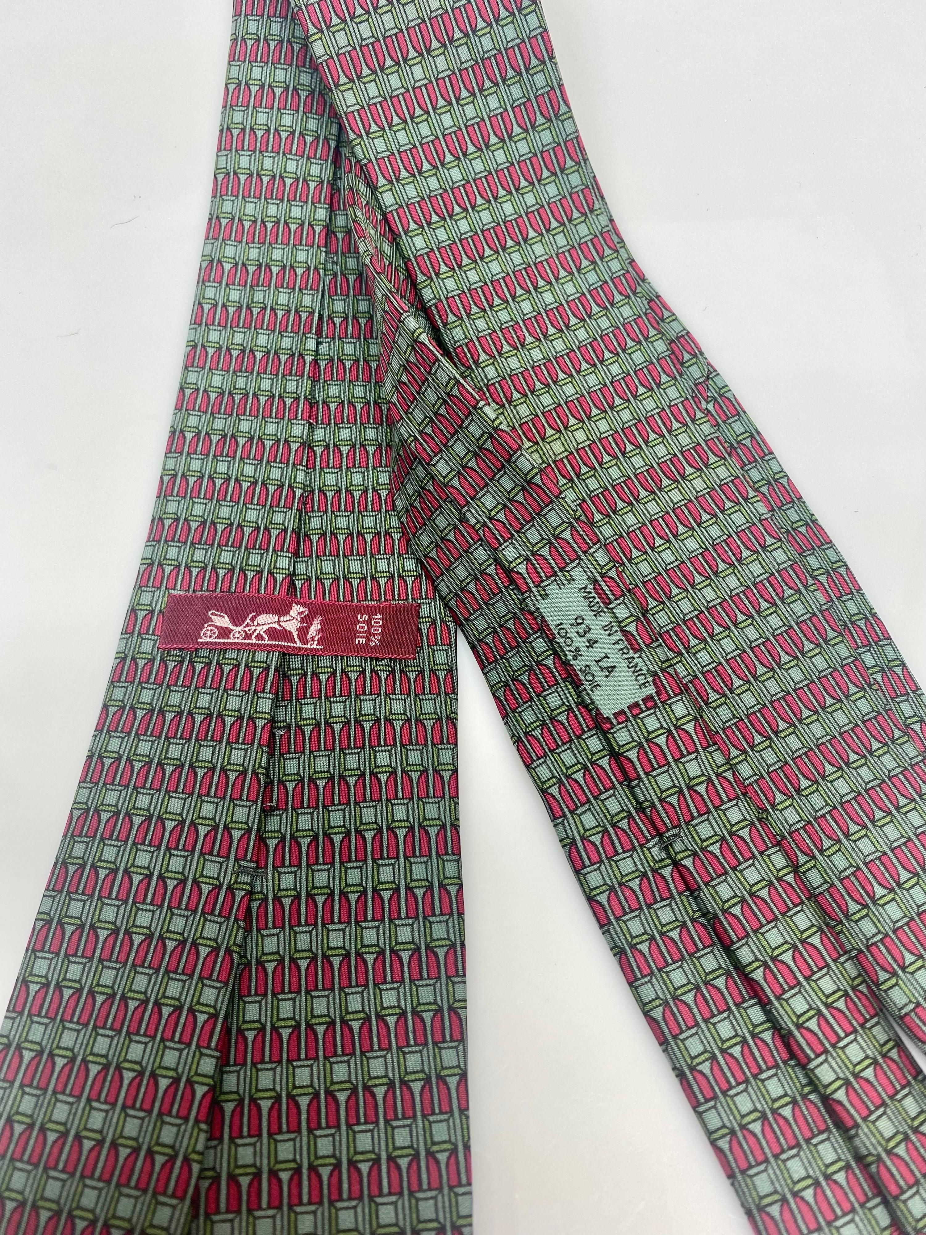 Men's Hermes Silk Red and Green Square Print Tie For Sale