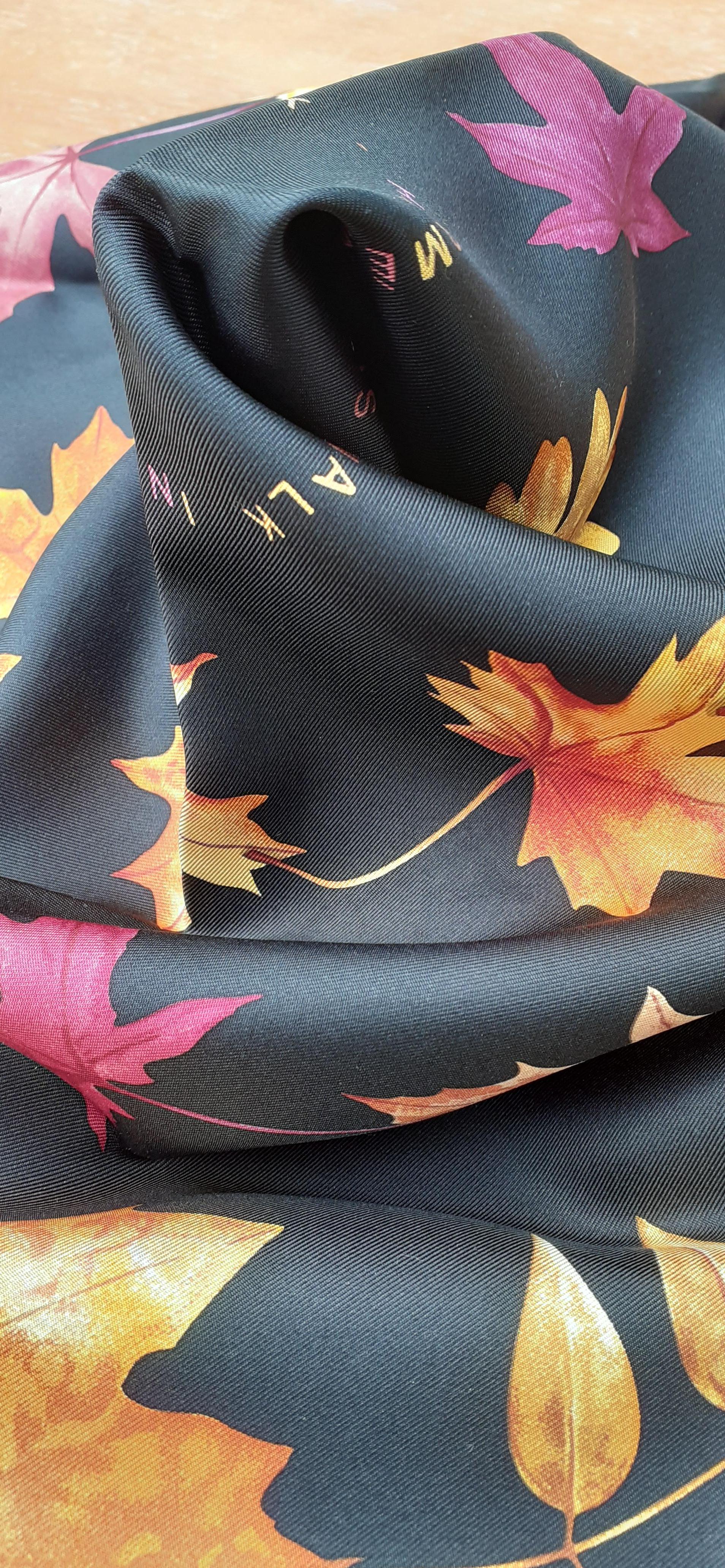 Hermès Silk Scarf A Walk In the Park Leigh P Cooke Leaves Black 90 cm  For Sale 13