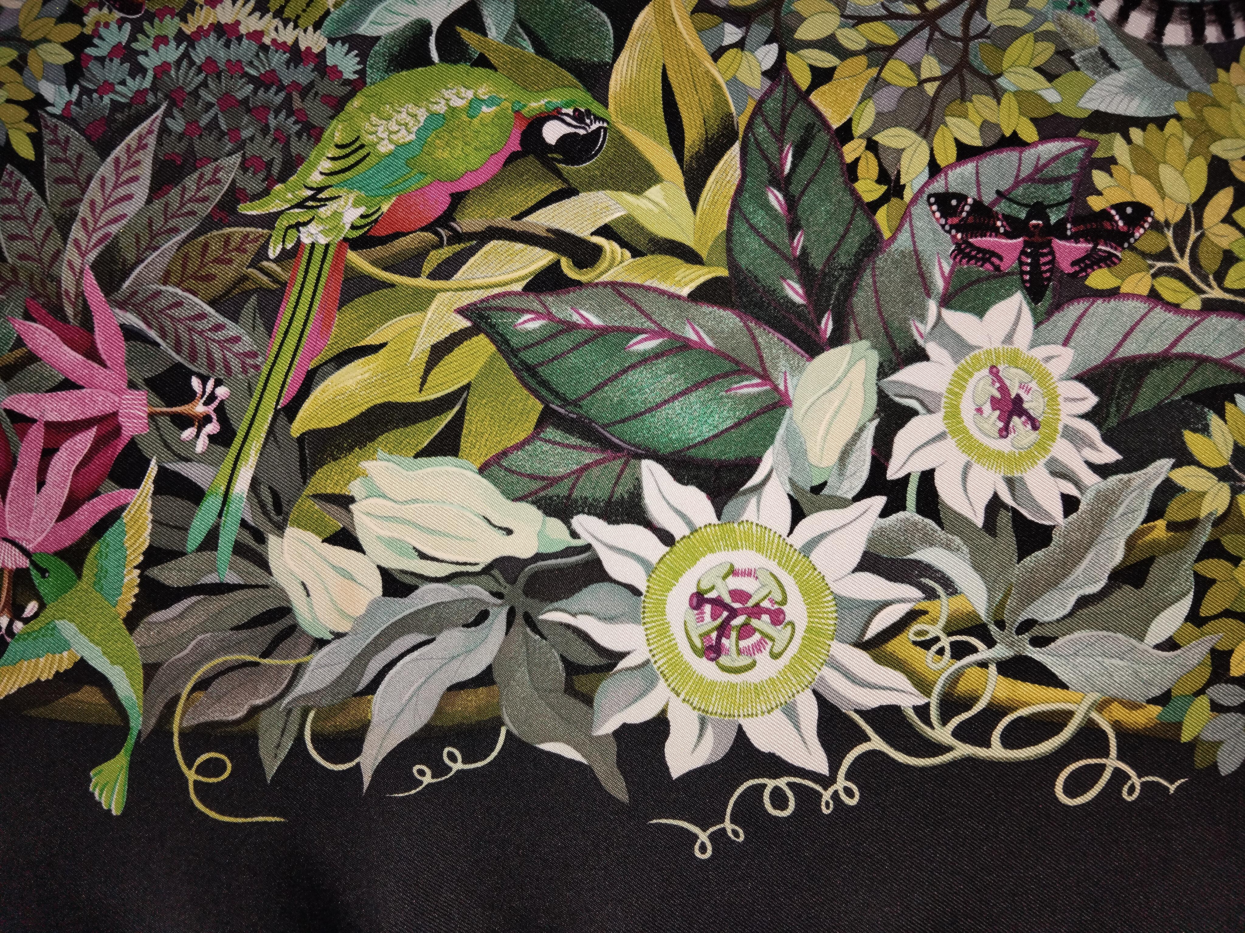 Hermès Silk Scarf Au Coeur De La Vie Aline Honore White Brown 90 cm For Sale 9