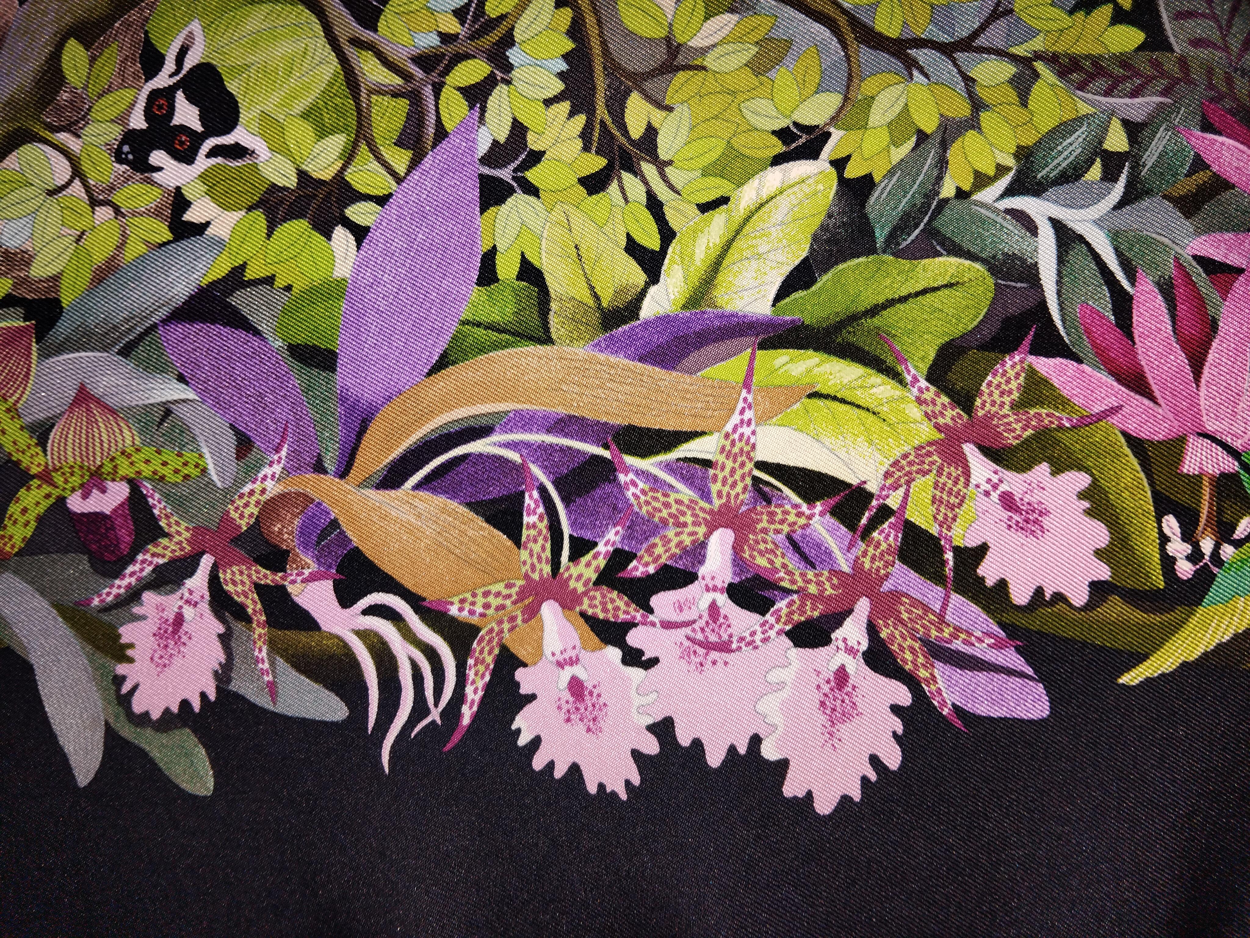 Hermès Silk Scarf Au Coeur De La Vie Aline Honore White Brown 90 cm For Sale 12