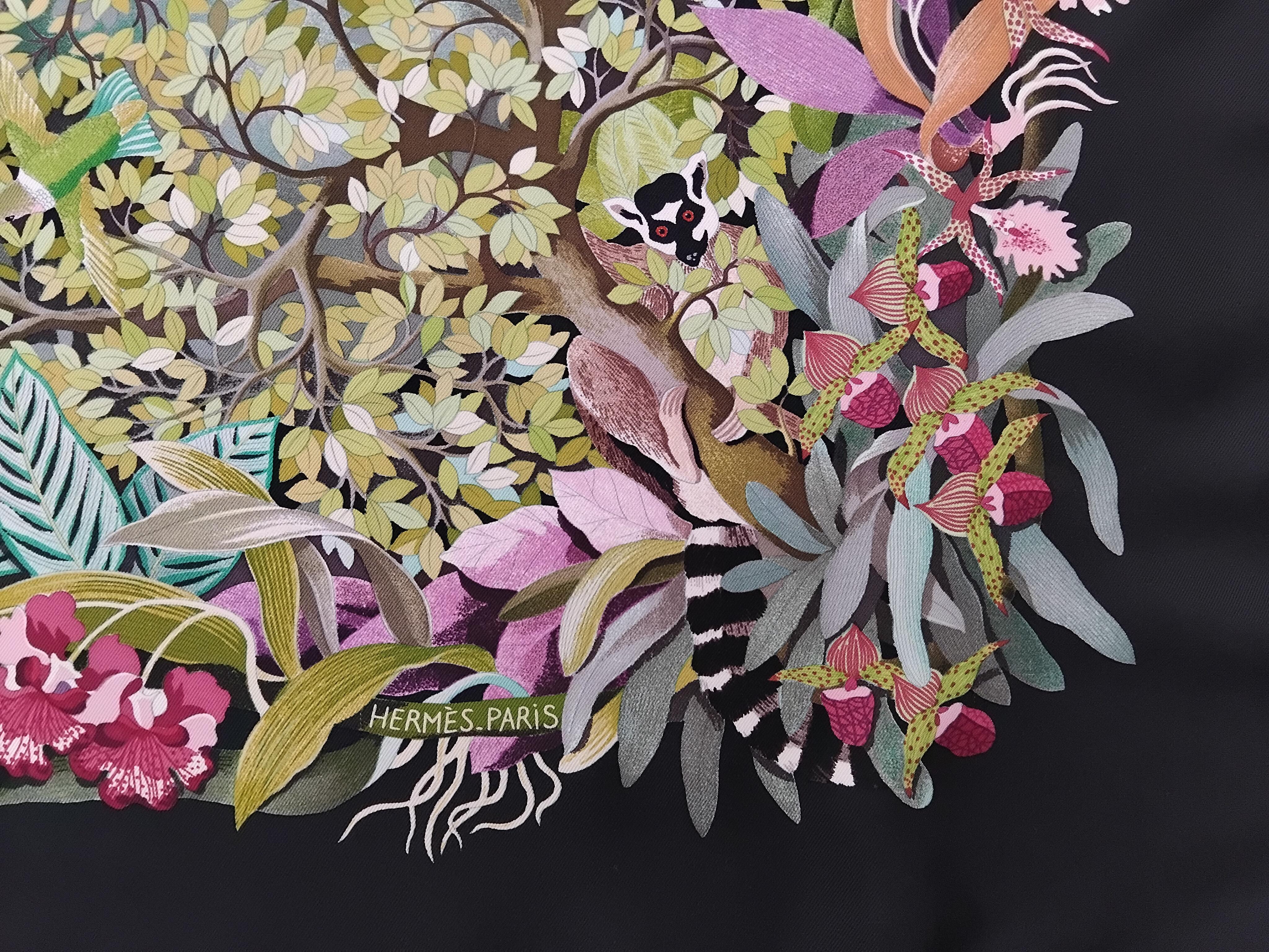 Women's Hermès Silk Scarf Au Coeur De La Vie Aline Honore White Brown 90 cm For Sale