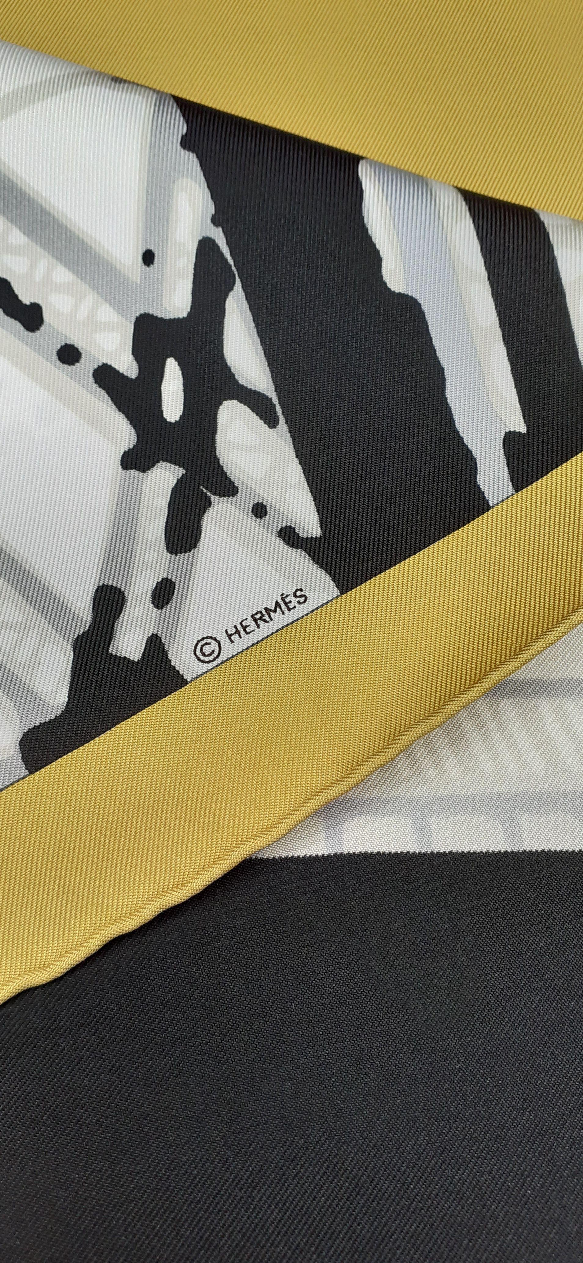 Hermès Silk Scarf Boite Au Vol Bali Barret 90 cm For Sale 3