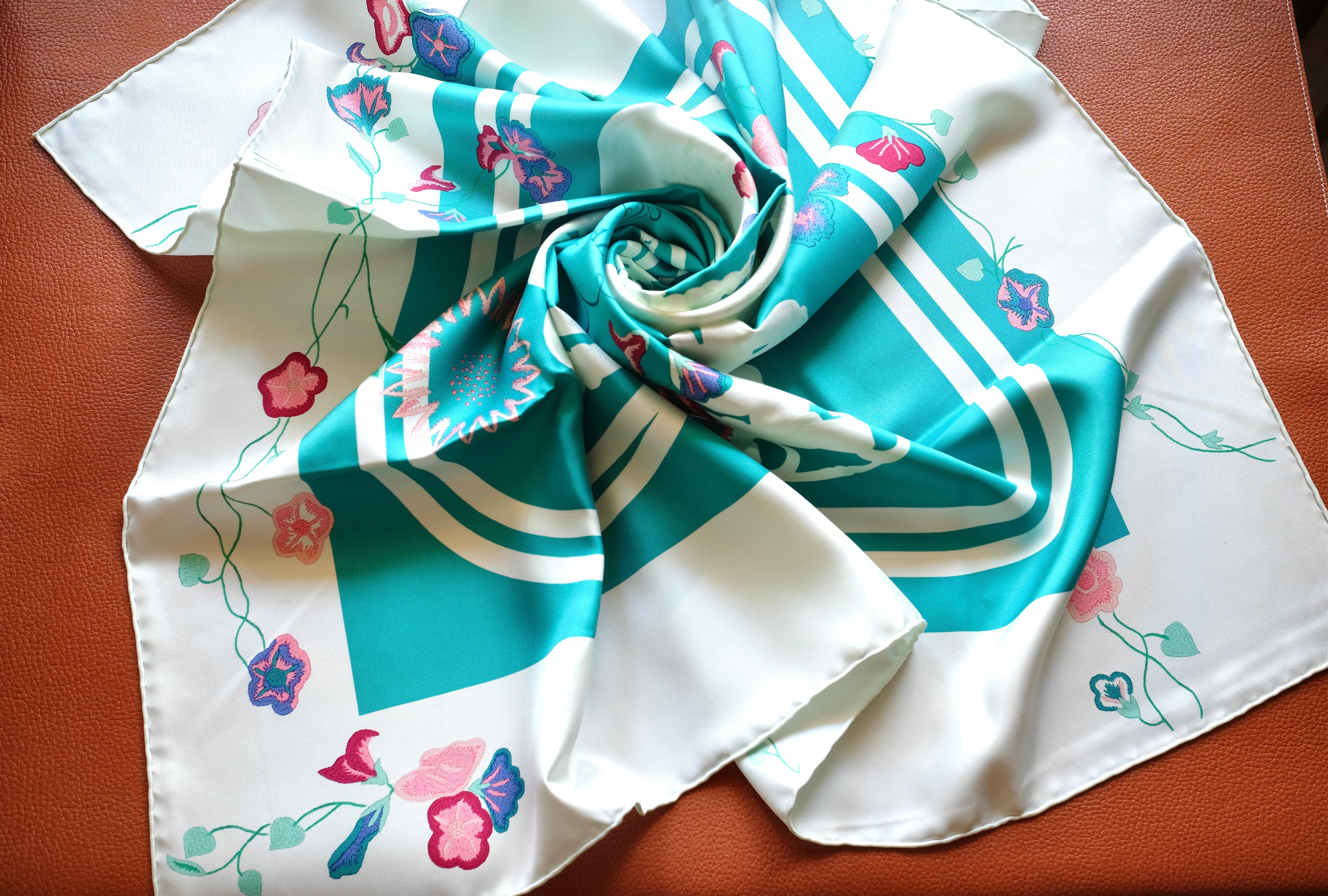 da uomo o donna HERMÈS SilK Scarf 