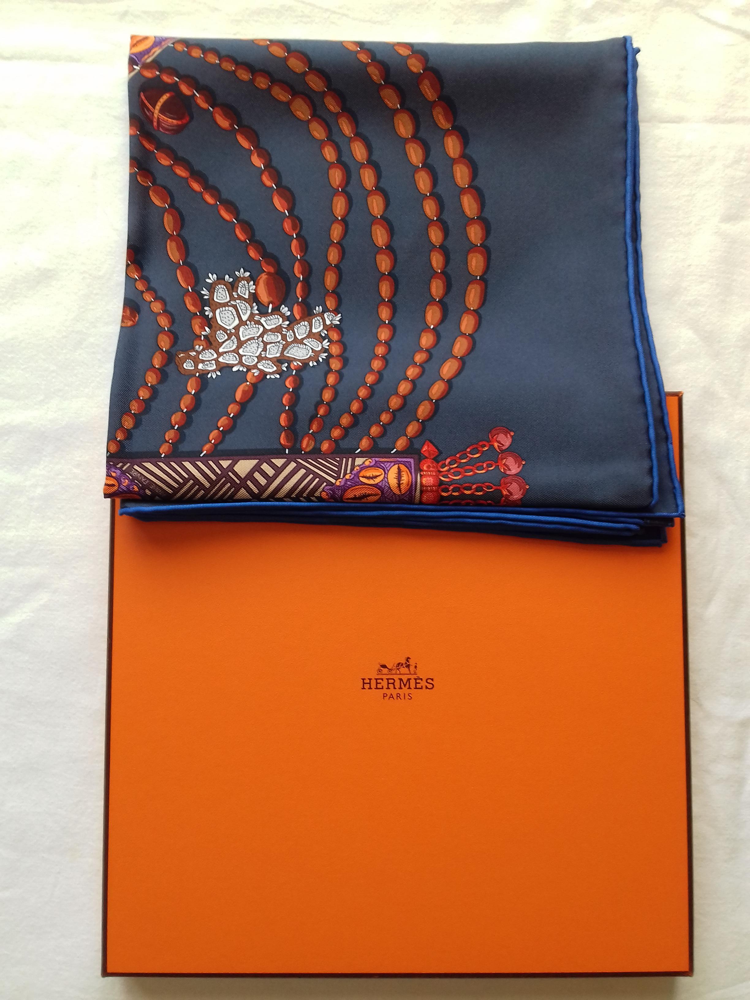 Hermès Silk Scarf Carré Chemin de Corail Annie Faivre Grey Red 90 cm in Box 3
