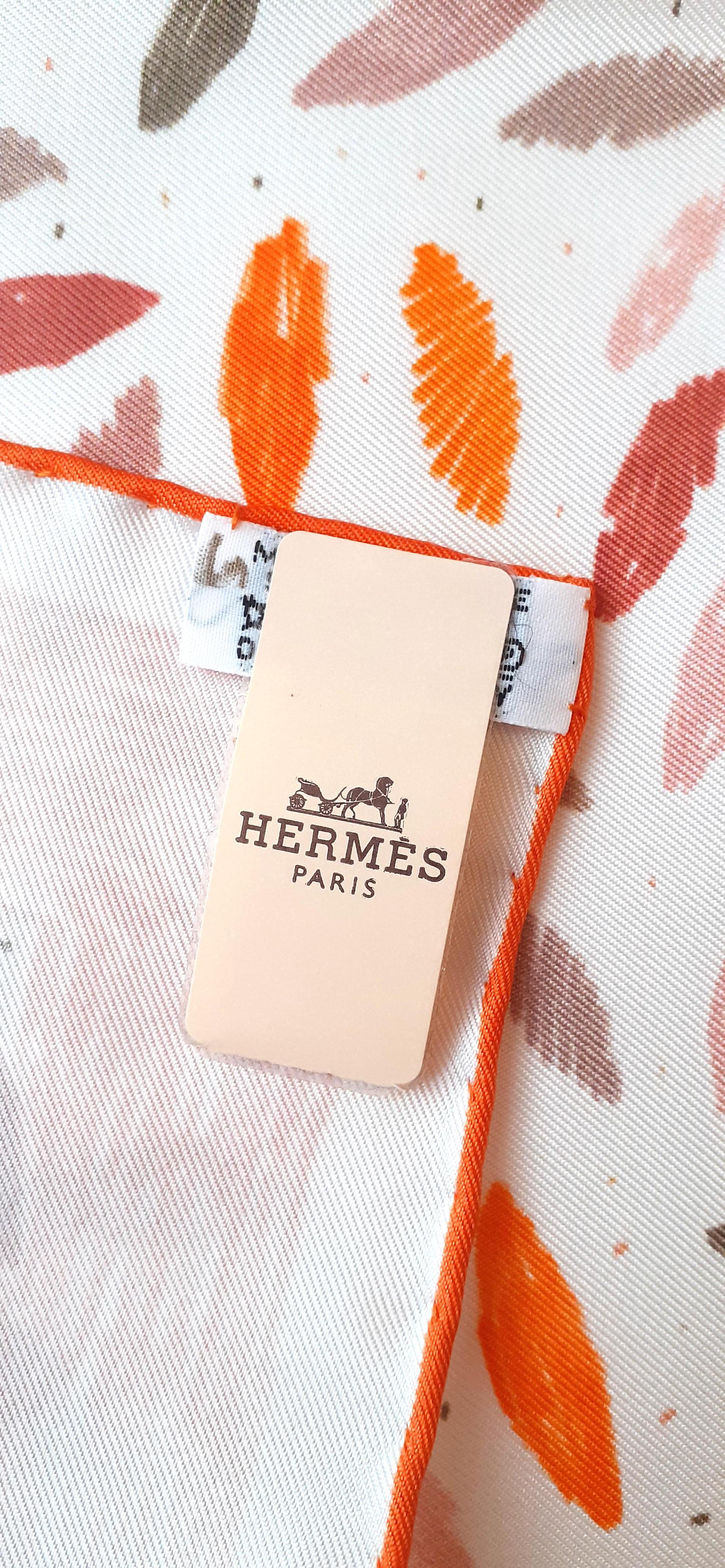 Hermès Silk Scarf Chacun Fait Son Nid Beige Orange Pink 90 cm For Sale 4