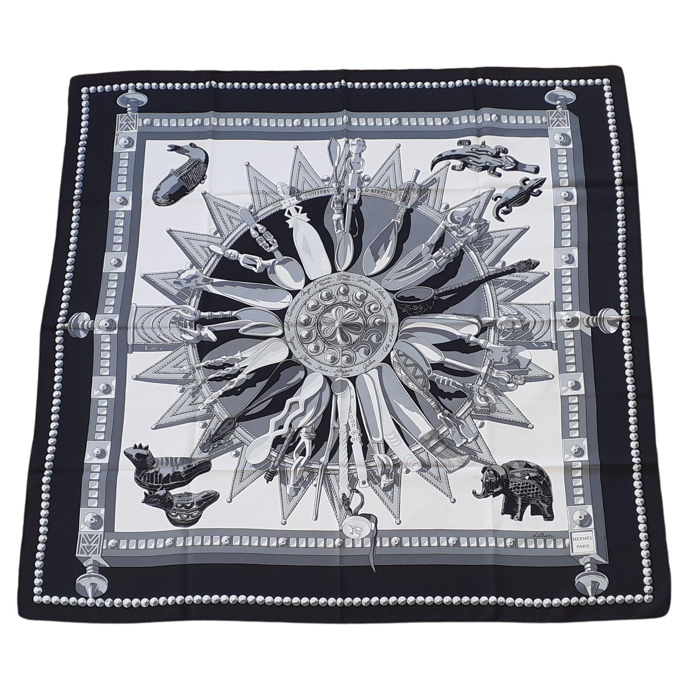 Écharpe en soie Hermès Cuillers d'Afrique Caty Latham White Black 90 cm en vente