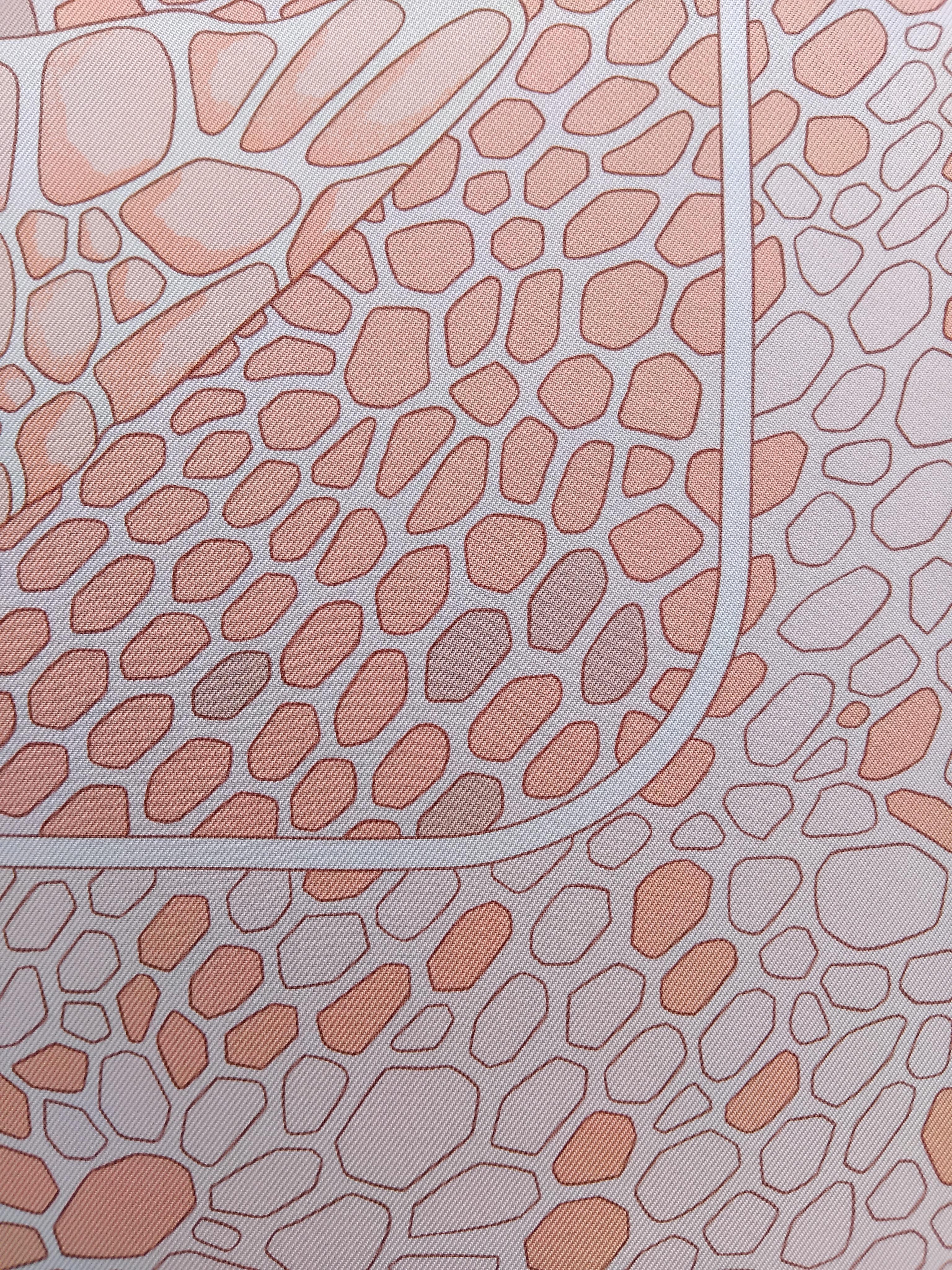 Hermès Silk Scarf De Madras A Zakynthos Turtle Pink Beige 35 inches For Sale 2