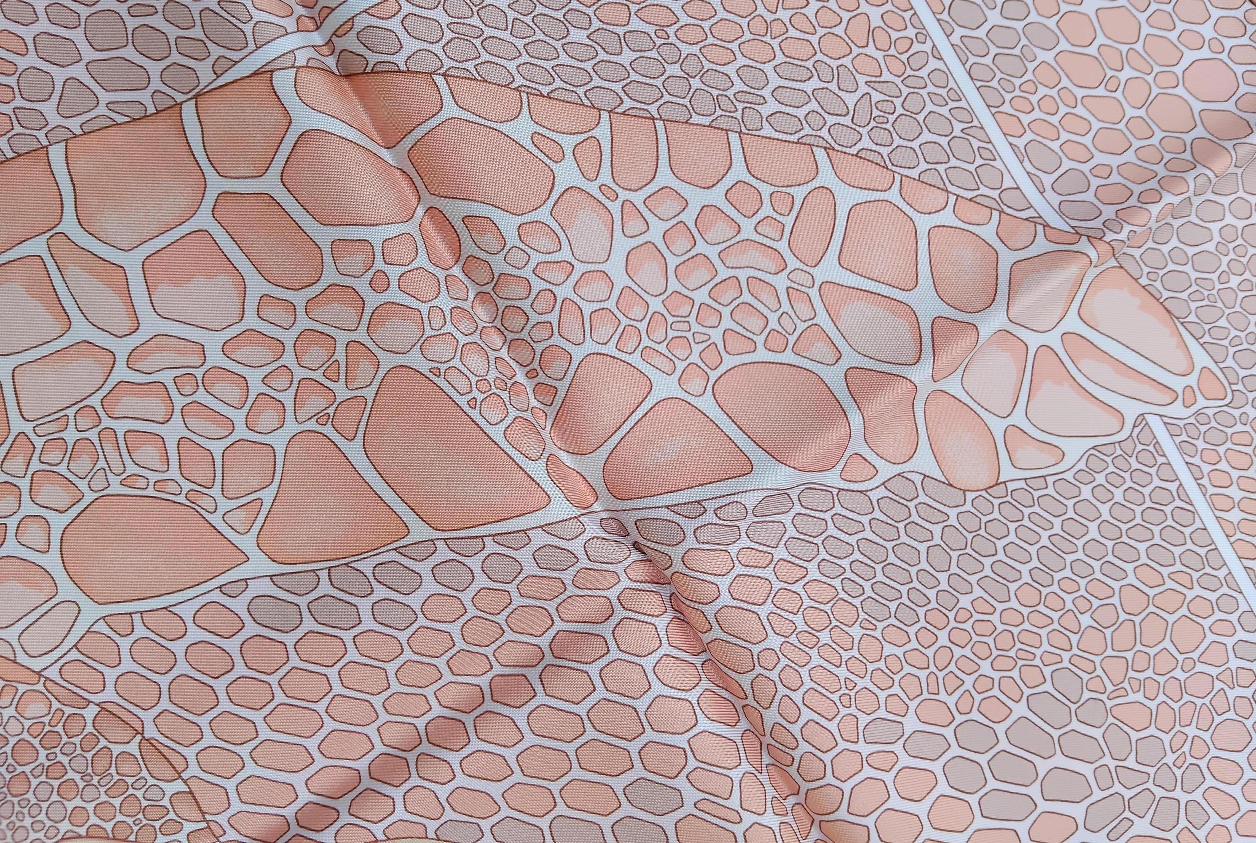 Hermès Silk Scarf De Madras A Zakynthos Turtle Pink Beige 35 inches For Sale 5