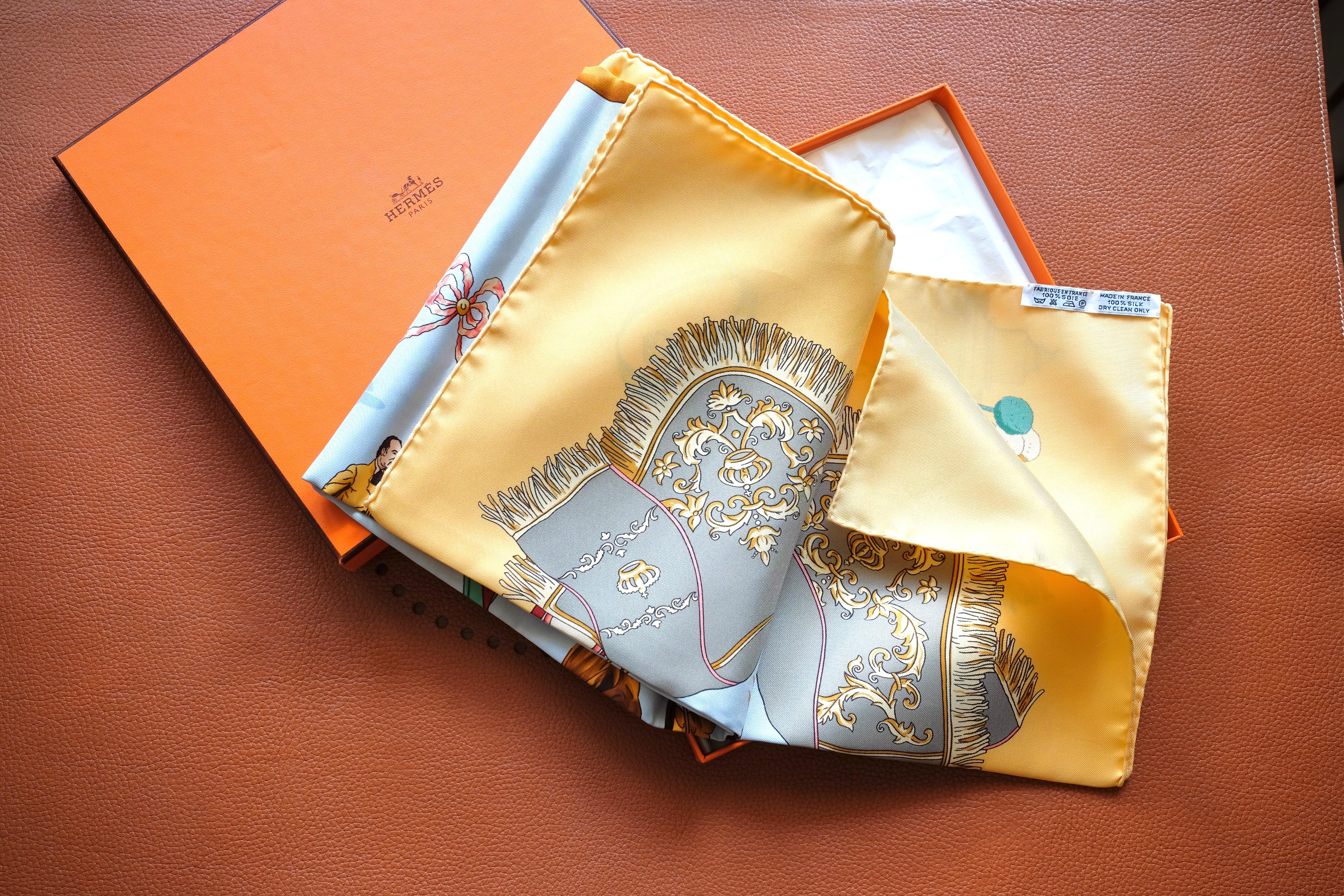 HERMÈS - Silk Scarf 