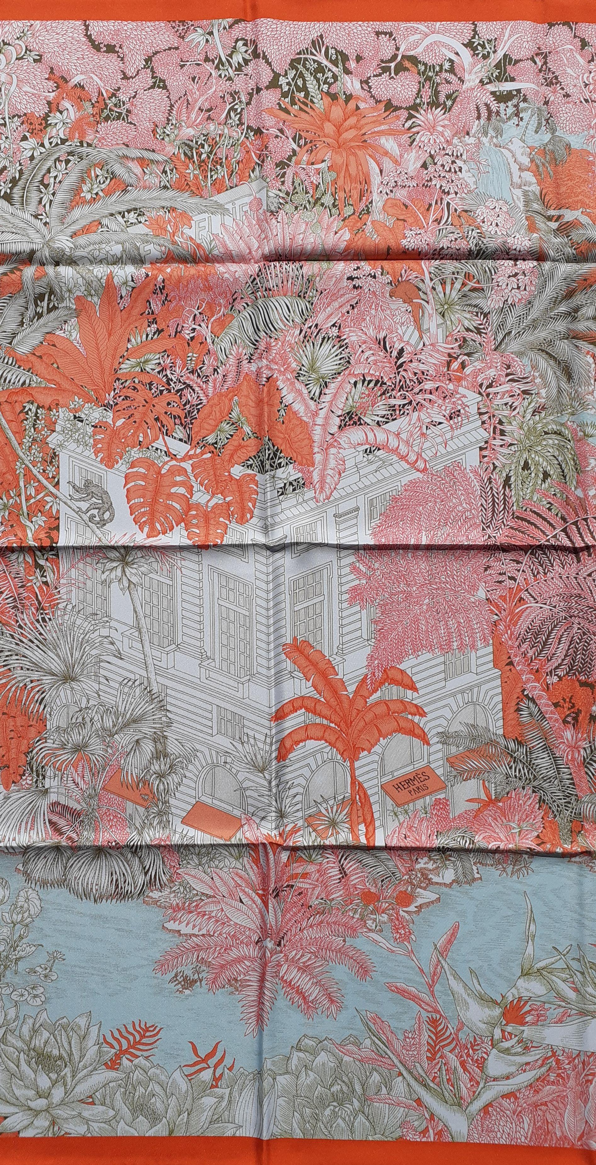 Women's Hermès Silk Scarf Faubourg Tropical Orange Kaki Saumon 90 cm For Sale