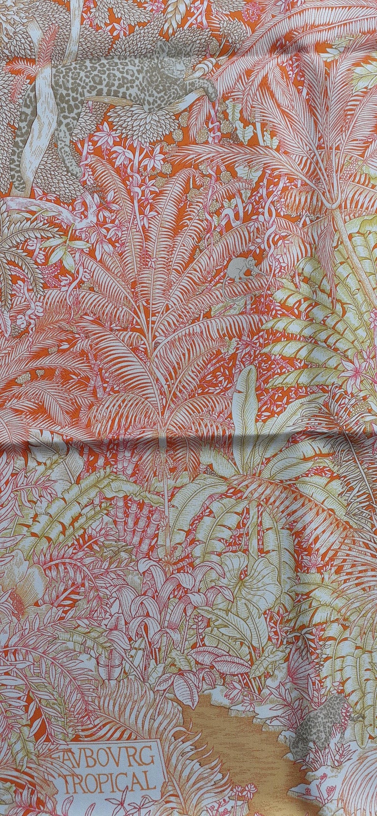 Hermès Silk Scarf Faubourg Tropical Orange Mangue Rose 90 cm For Sale 2
