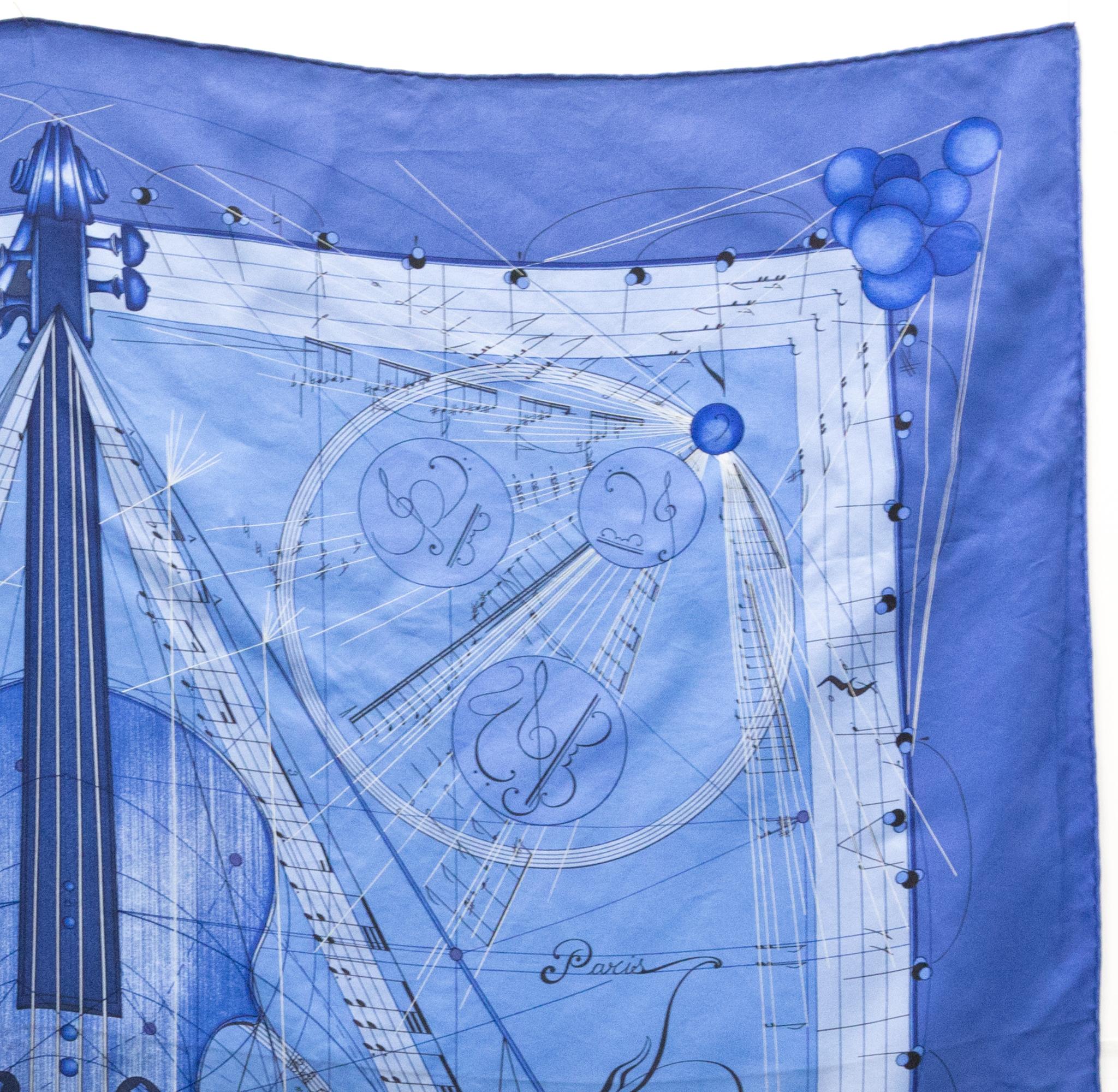Hermes  Silk Scarf In Good Condition For Sale In Paris, FR