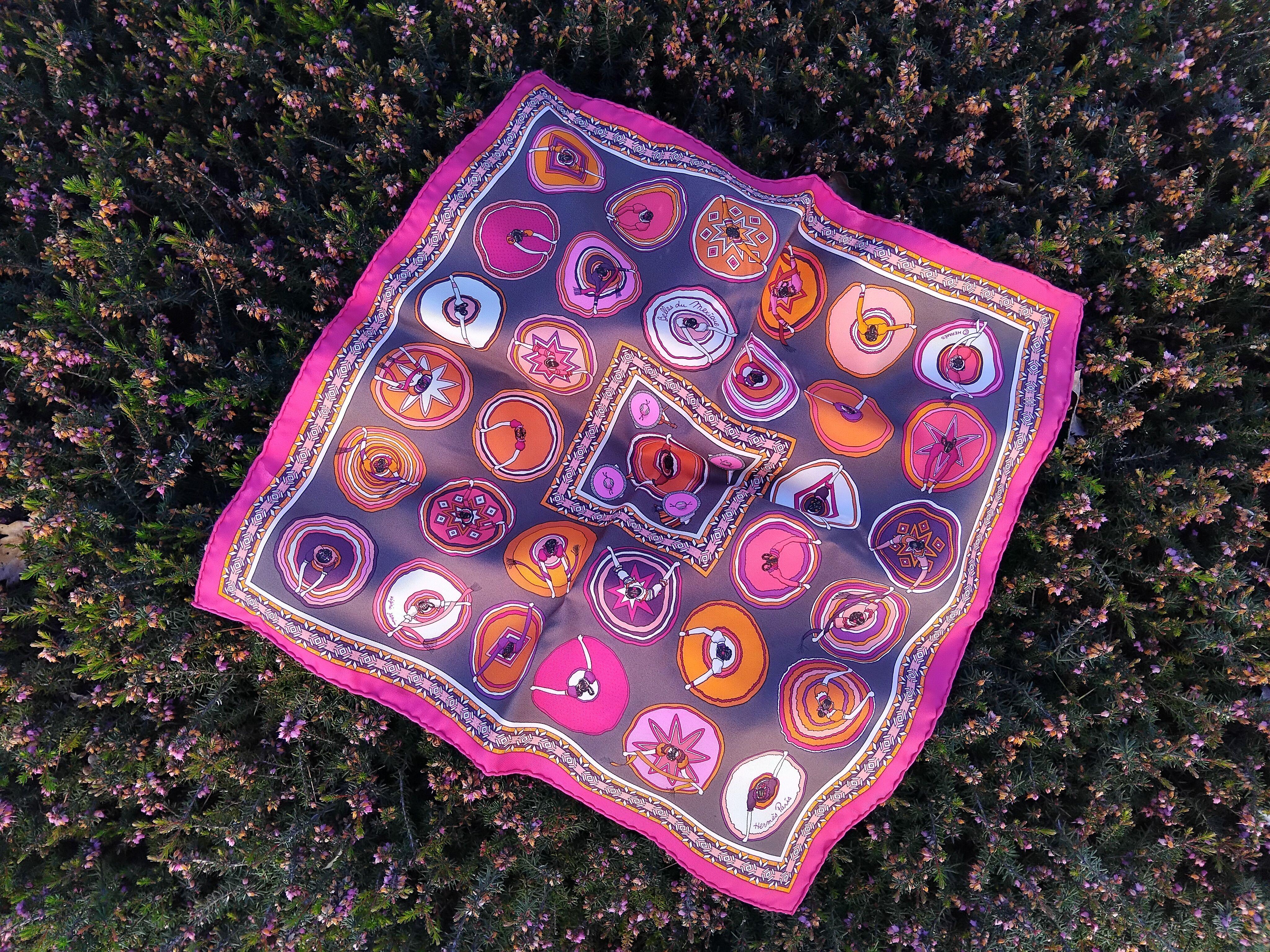 Probably the most beautiful colorway of this authentic Hermès scarf !

Print: 