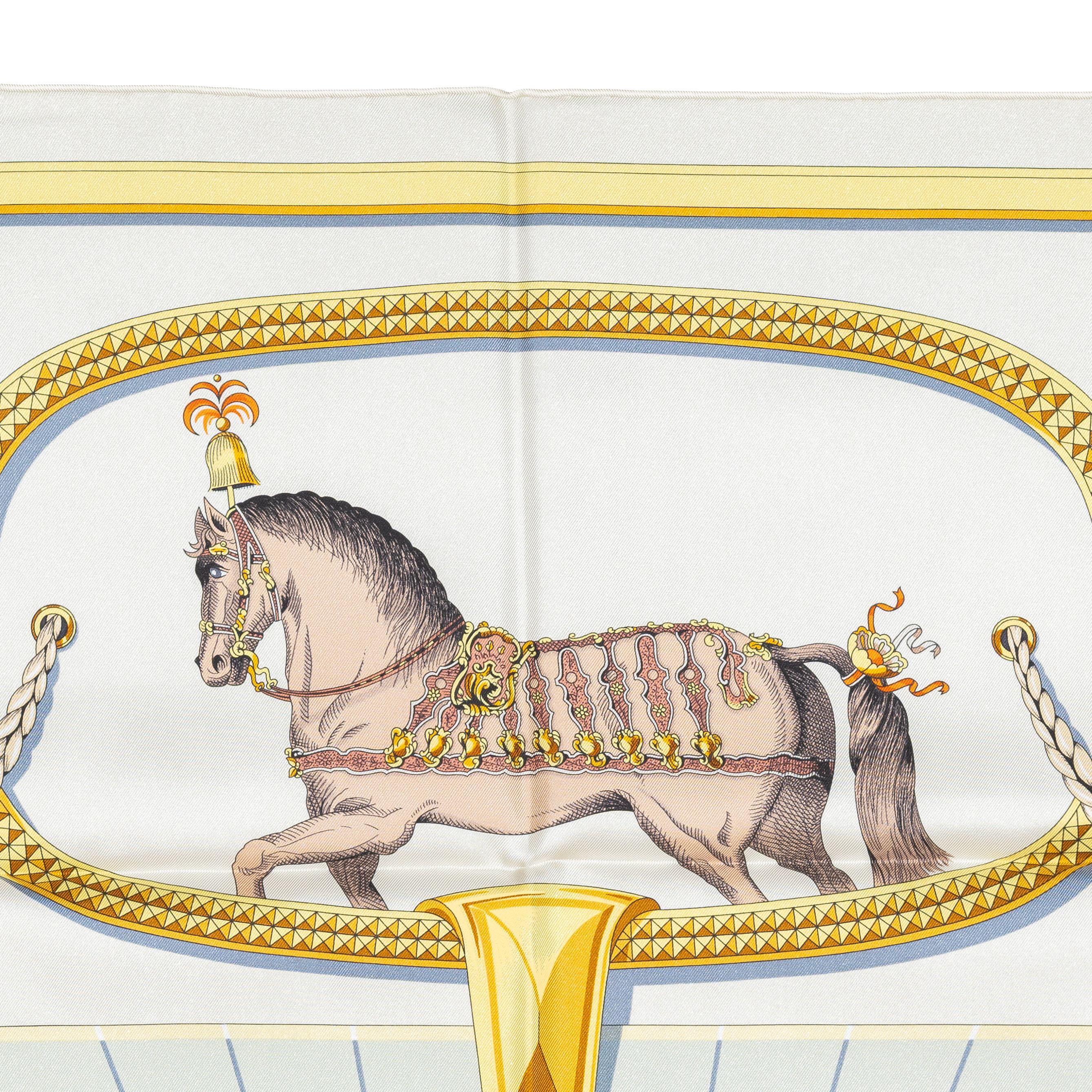 Hermes Silk Scarf Grand Apparat – Crème – Or - New With Tag In New Condition For Sale In Ottawa, CA