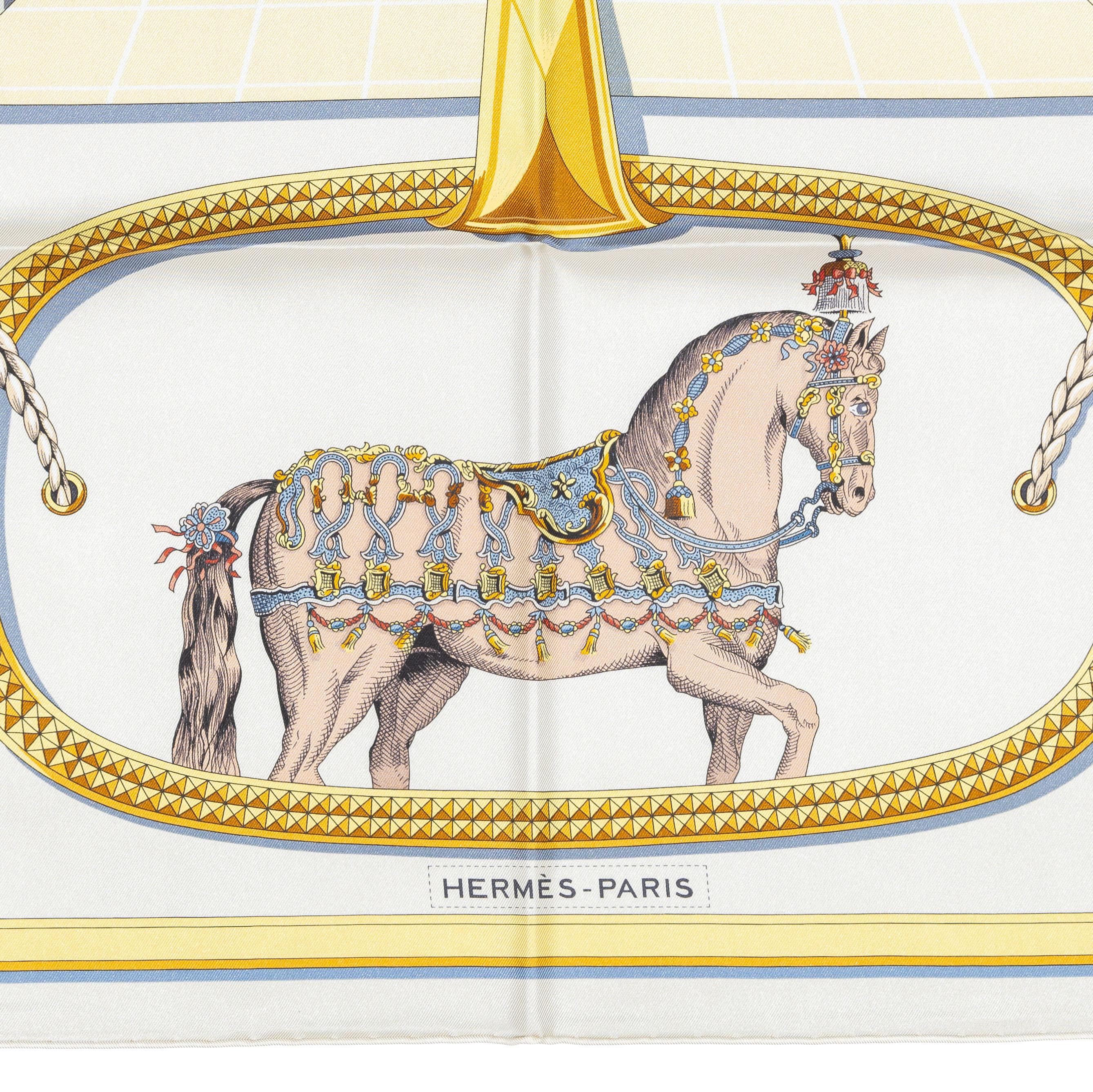 Hermes Silk Scarf Grand Apparat – Crème – Or - New With Tag For Sale 4