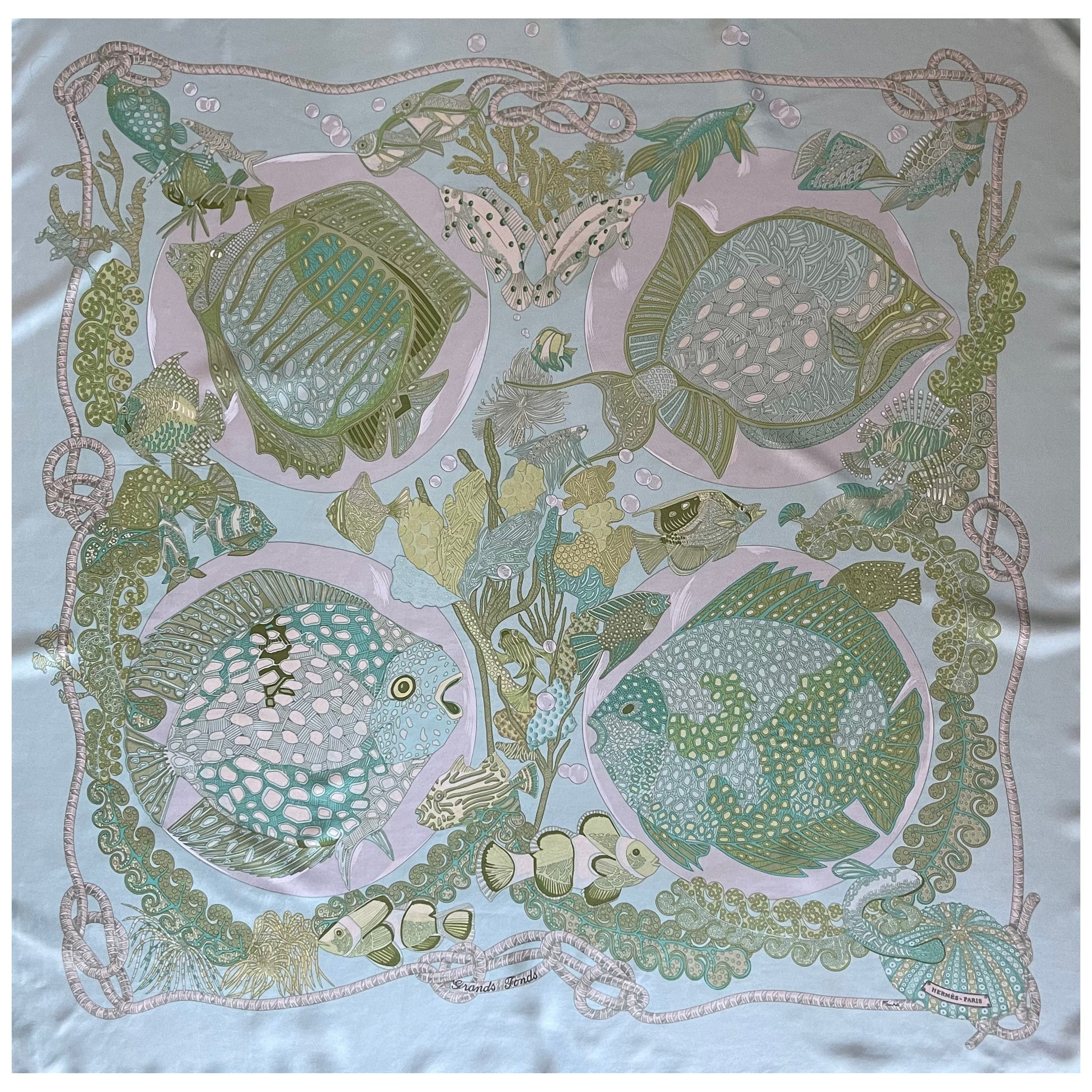 Foulard en soie Hermès "Grands Fonds" 1992