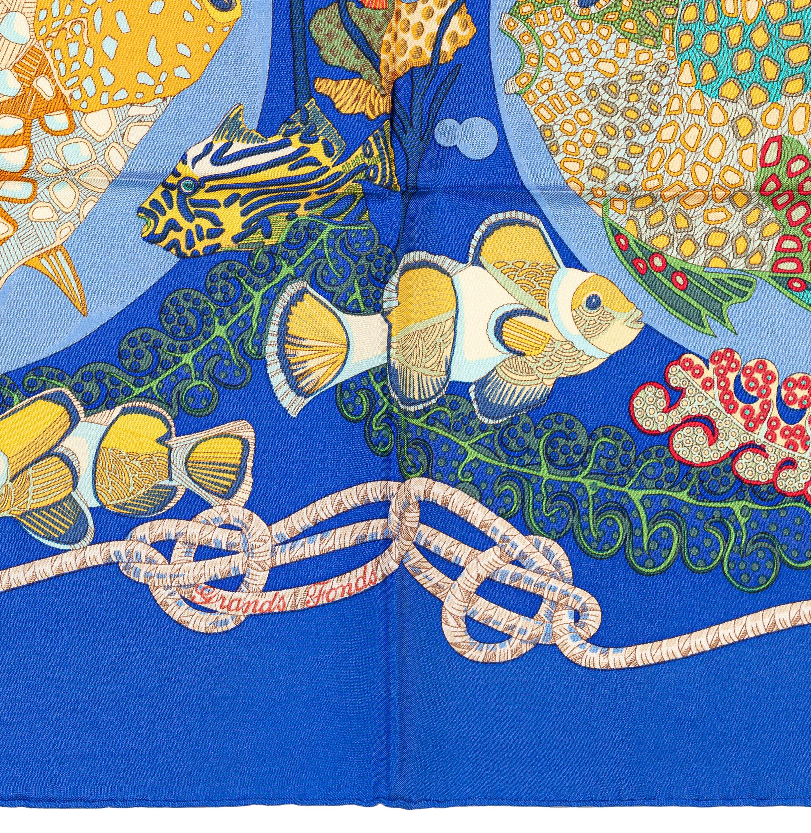 Pañuelo de seda Hermes - Grands Fonds - Azul cobalto - ¡Excelente estado!! en Excelente estado para la venta en Ottawa, CA