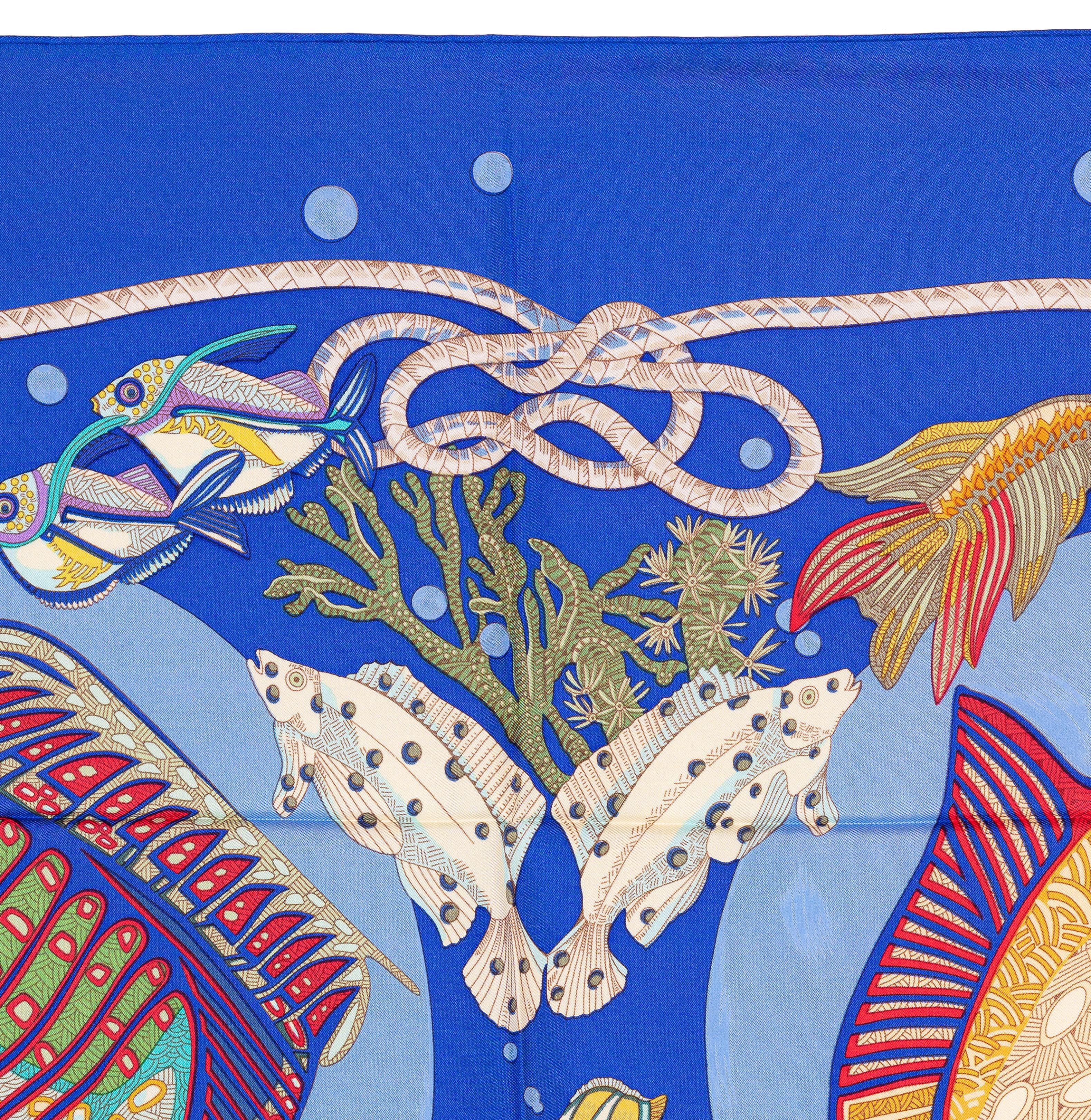 Pañuelo de seda Hermes - Grands Fonds - Azul cobalto - ¡Excelente estado!! en venta 4