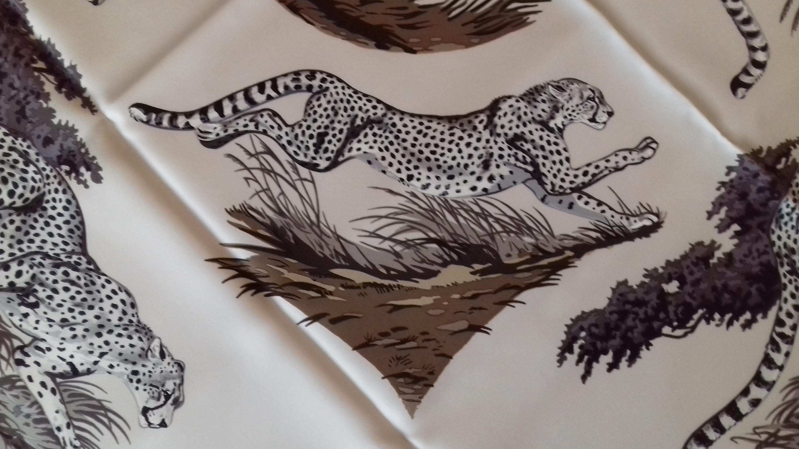 Hermès Silk Scarf Guépards Cheetahs Robert Dallet Beige Gray Brown 90 cm 3