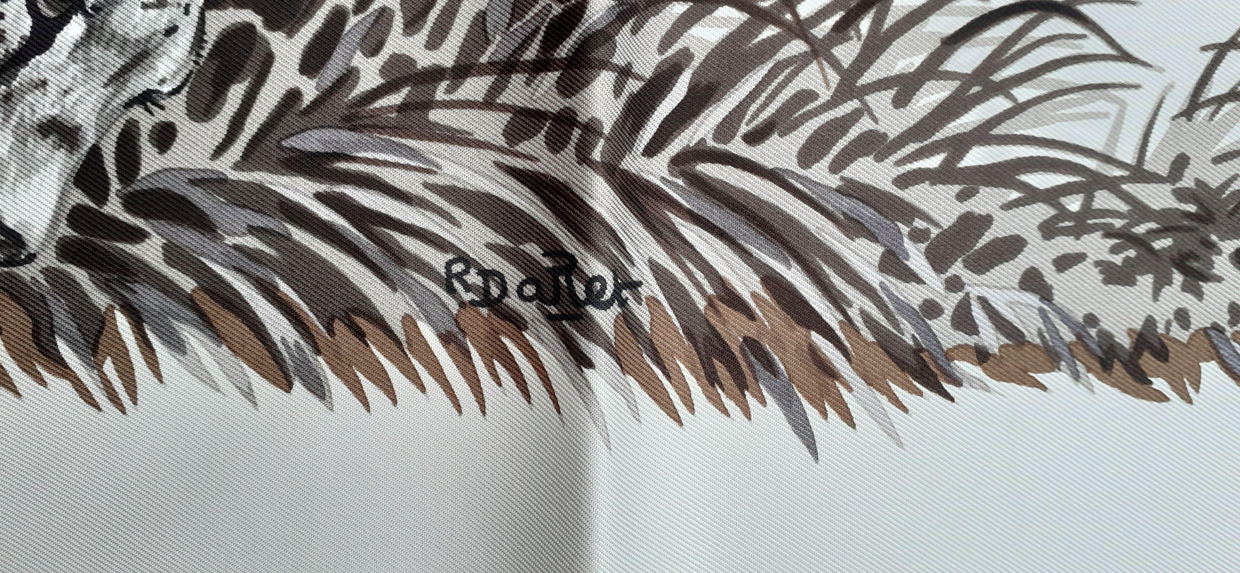 Hermès Silk Scarf Guépards Cheetahs Robert Dallet Cendre Gris 90 cm For Sale 3