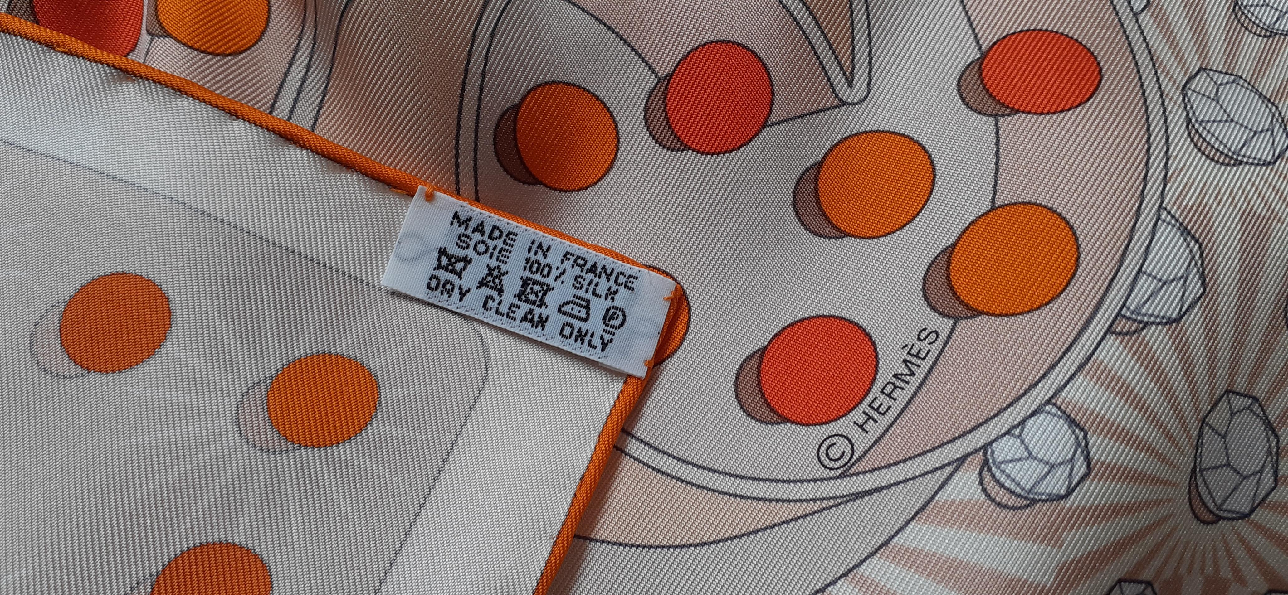 Hermès Silk Scarf HERMES ELECTRIQUE Rybaltchenko Blanc Beige Orange 90 cm For Sale 4