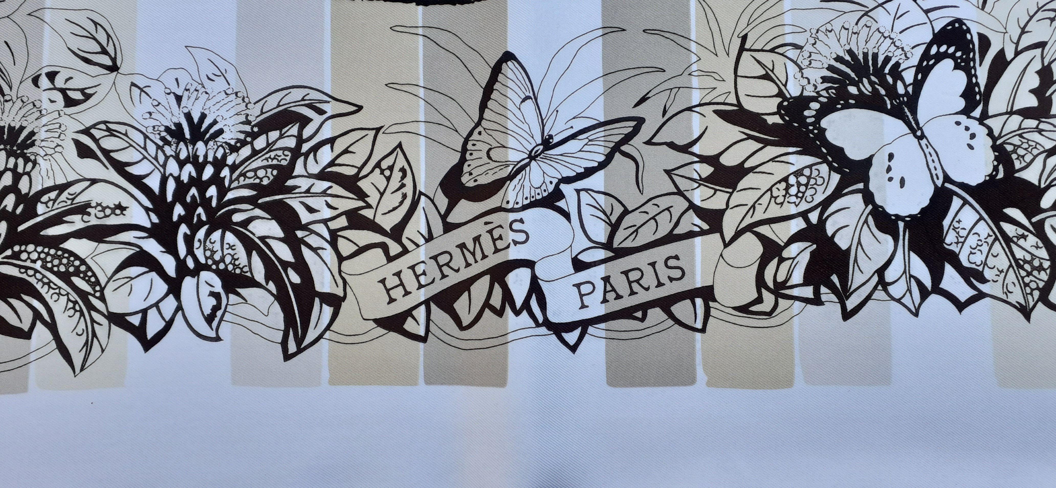 Hermès Silk Scarf Jungle Love Rainbow Rober DALLET White Brown 90 cm en vente 2