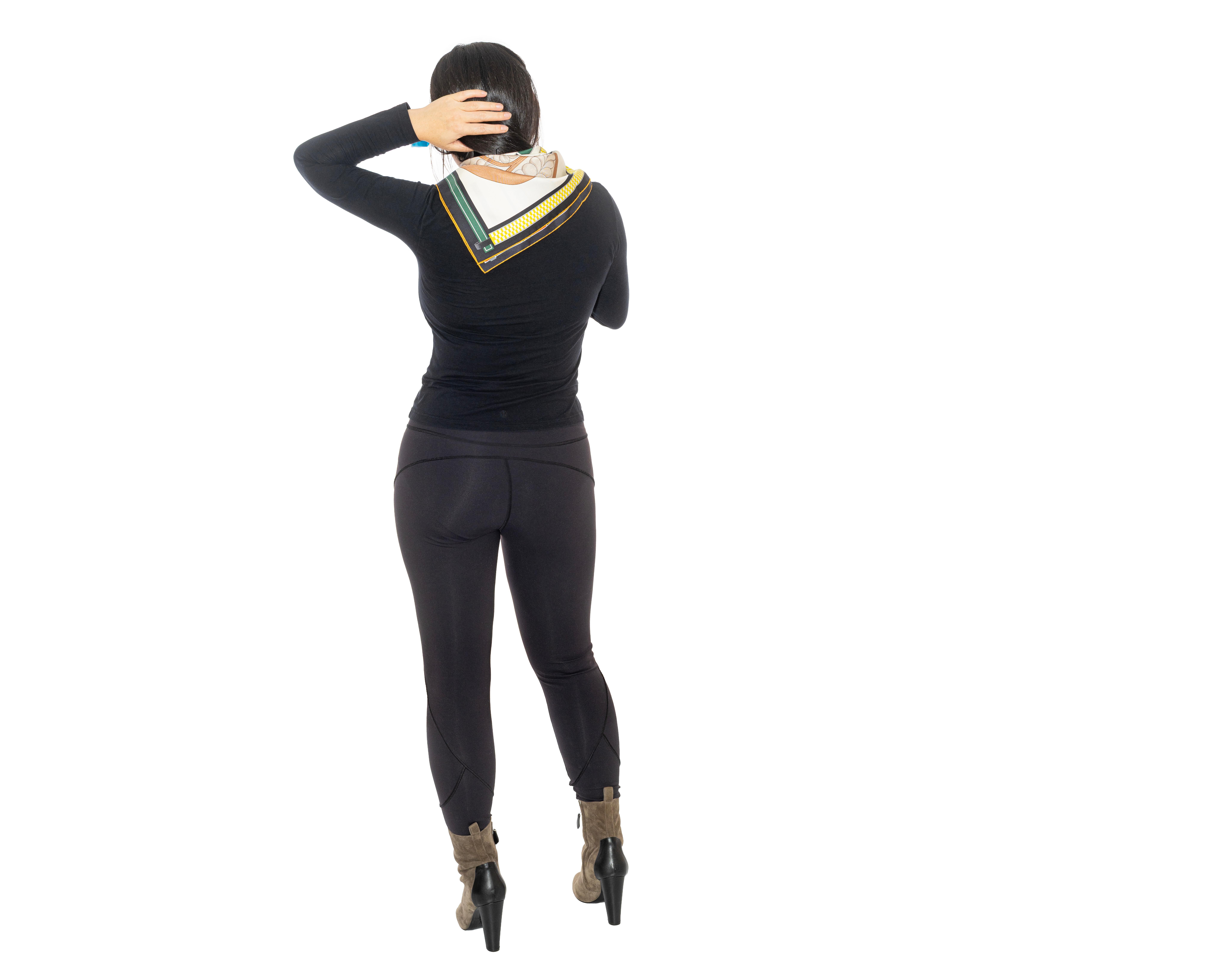 De las mujeres Pañuelo de seda Hermes Lettres Équestres - Crème - Jaune - Nueva Etiqueta de la Tienda en venta