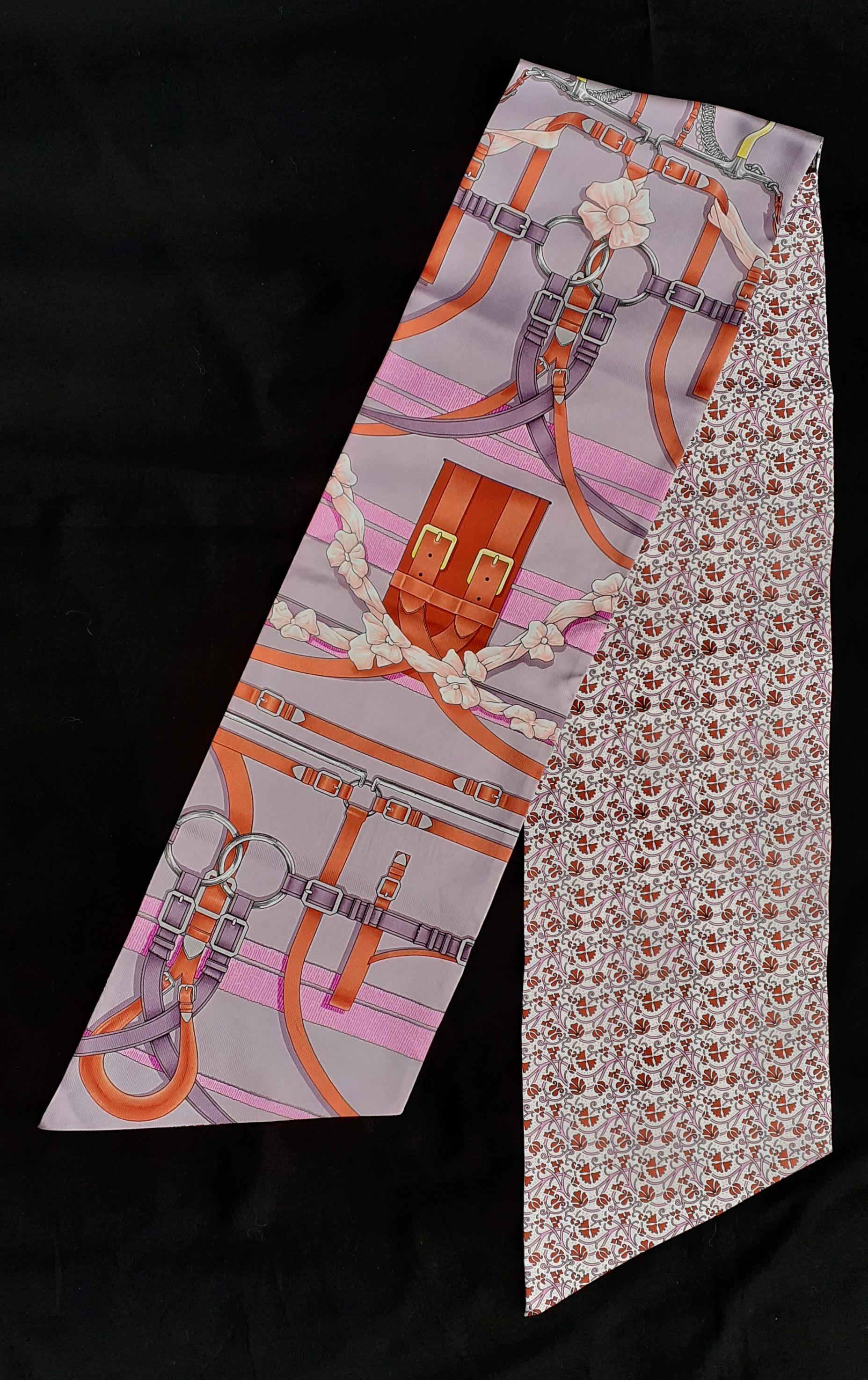 Marrone Hermès Sciarpa di seta Maxi Twilly Cut Grand Manege Fleuri Rosa Viola