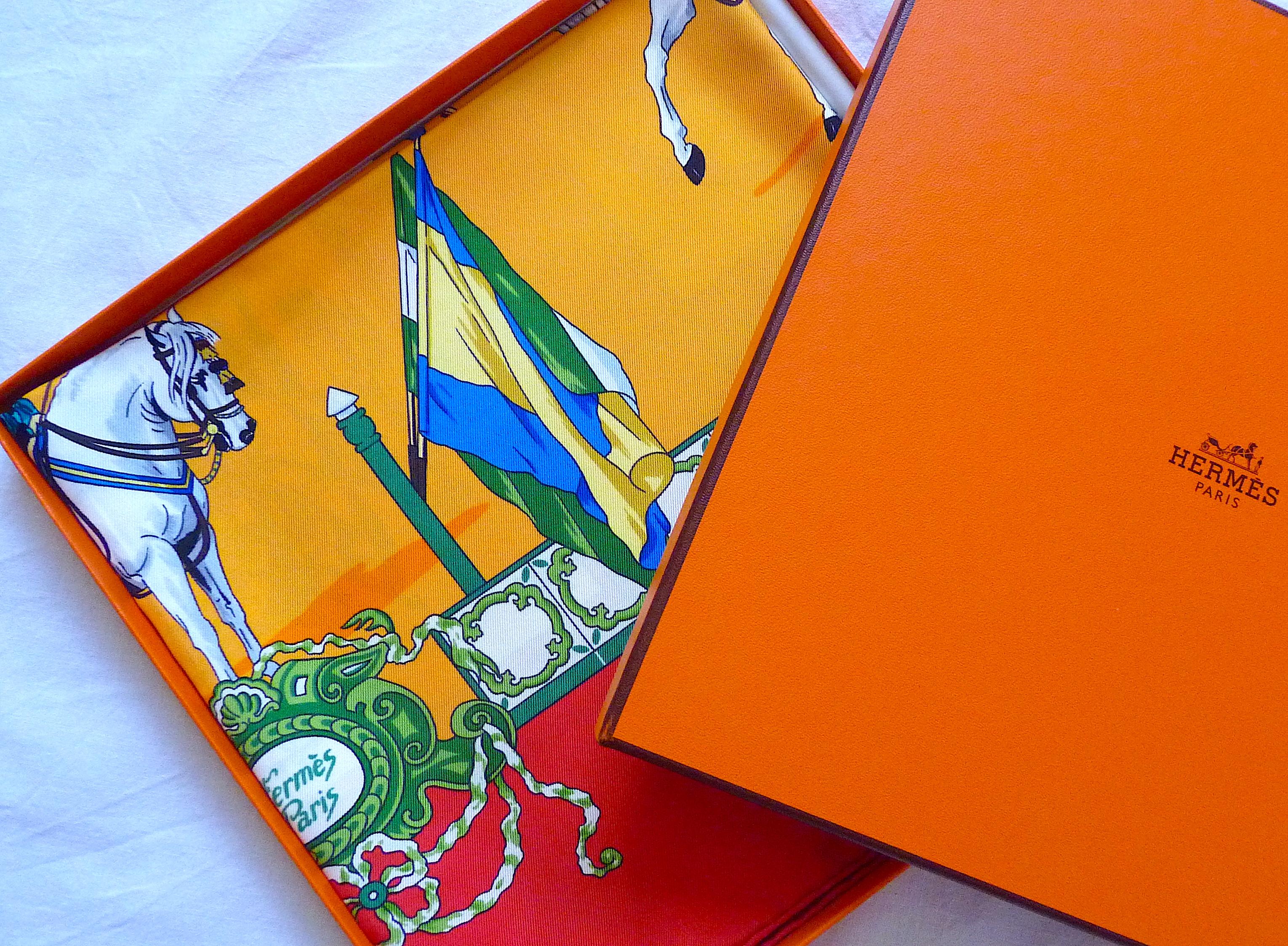 HERMES Silk Scarf MINTCONDITION with Box 