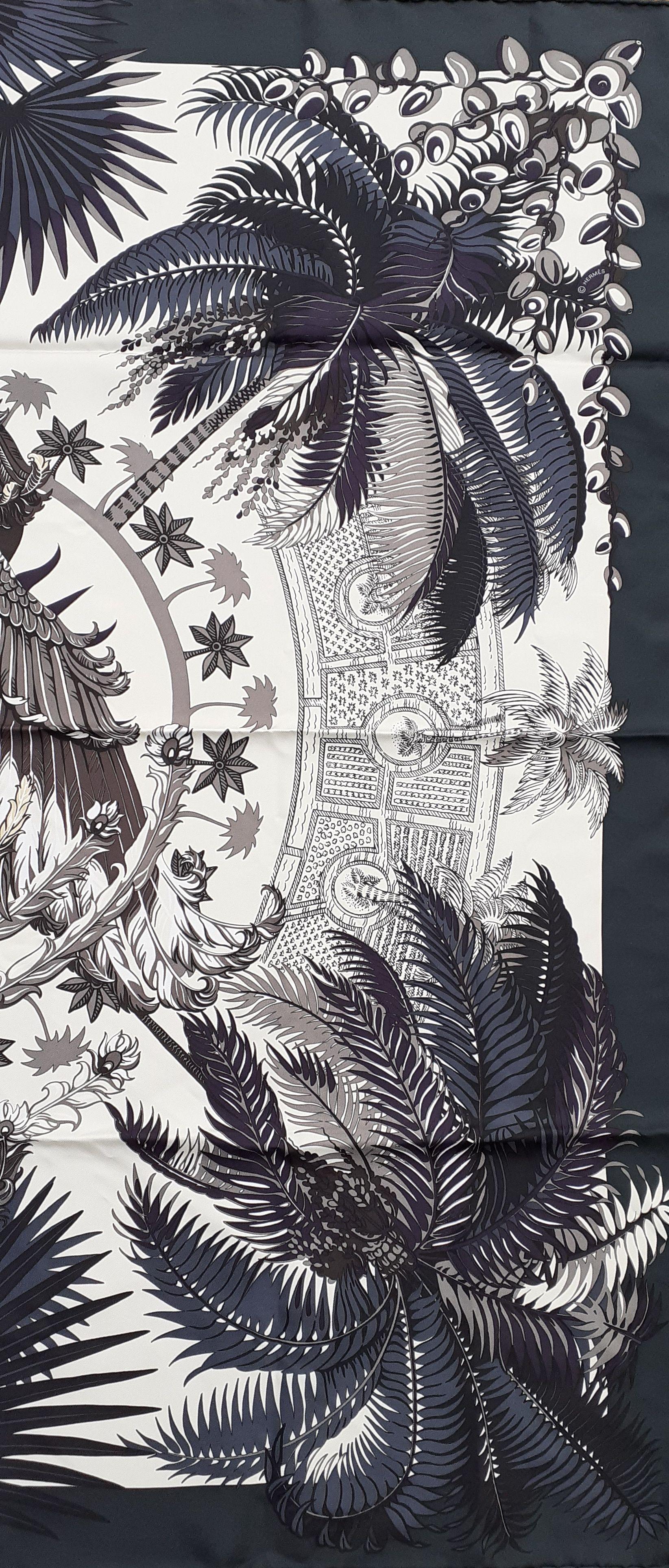 Hermès Foulard en soie Mythiques Phoenix Gris Vanille Aubergine GRAIL COLORWAY 90 cm 1