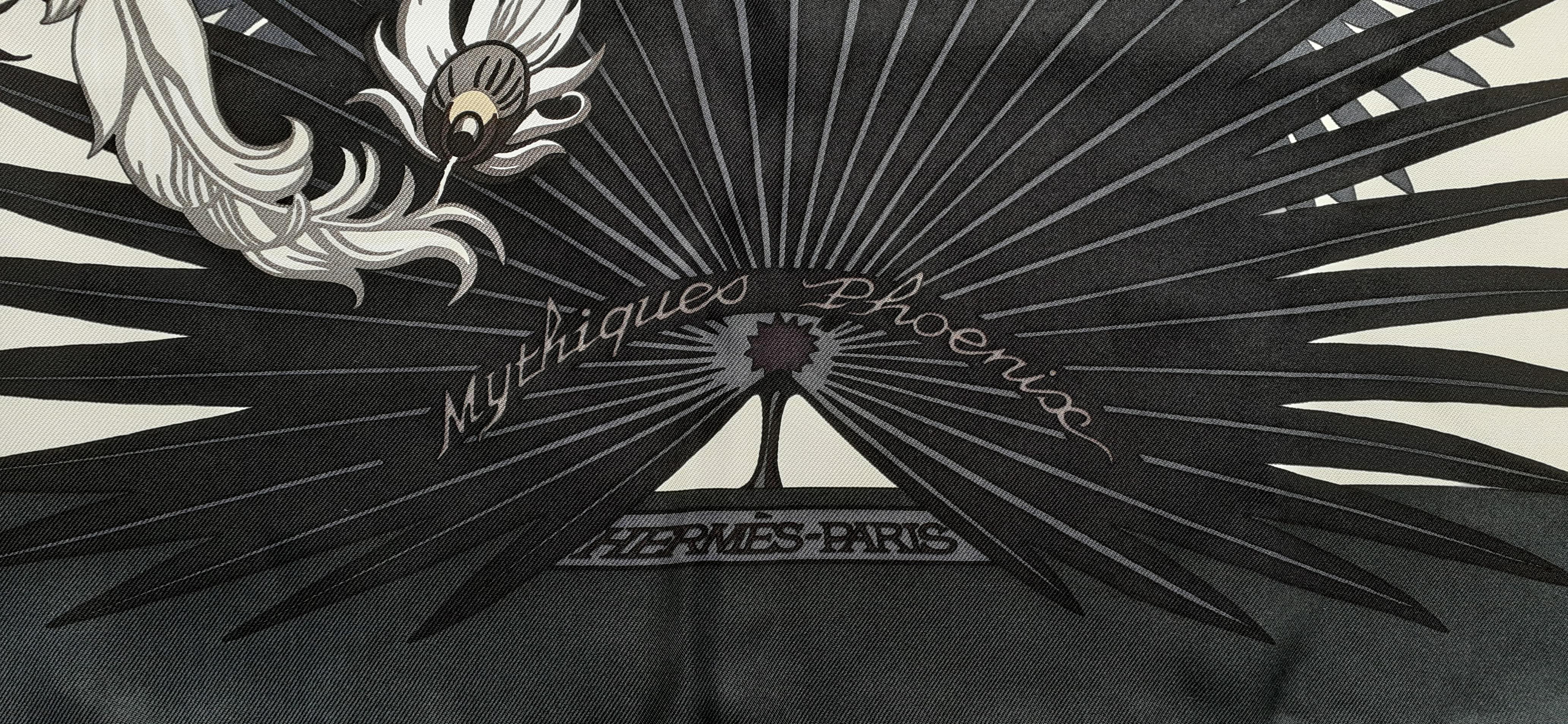 Hermès Foulard en soie Mythiques Phoenix Gris Vanille Aubergine GRAIL COLORWAY 90 cm 2