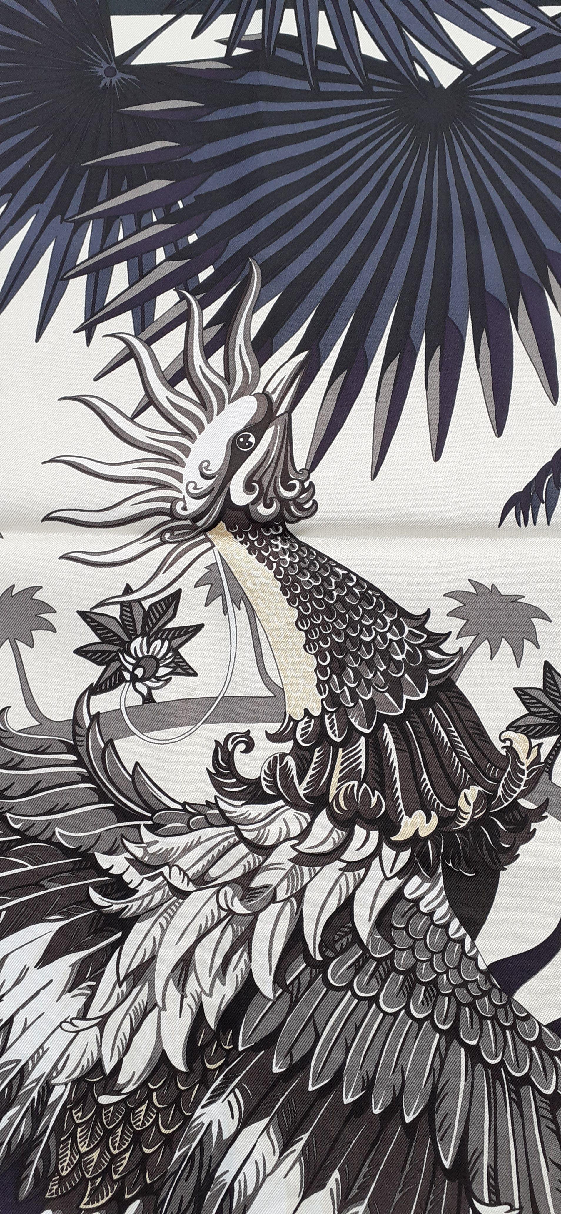 Hermès Foulard en soie Mythiques Phoenix Gris Vanille Aubergine GRAIL COLORWAY 90 cm 3