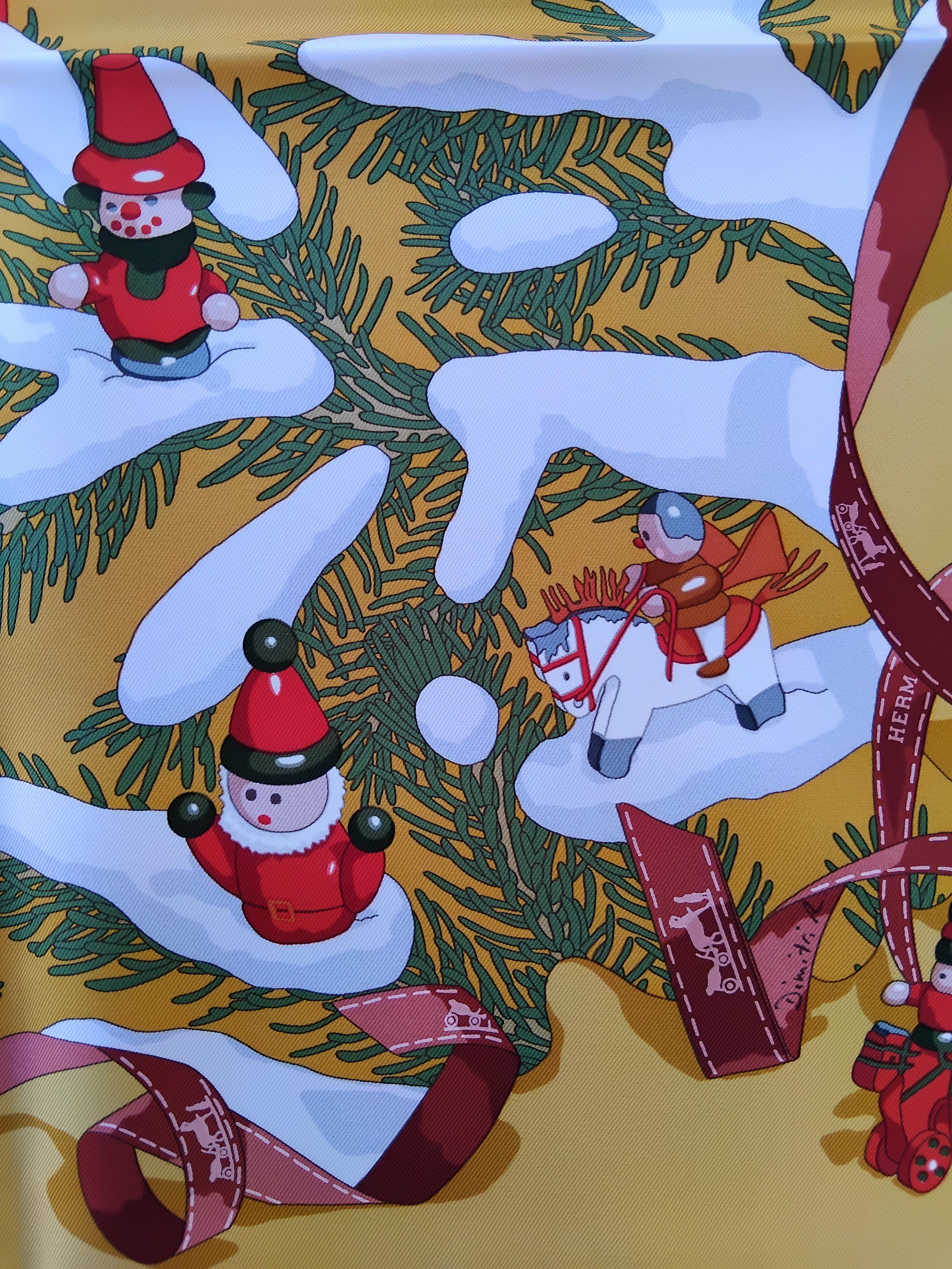 Pañuelo de seda Hermès Noel au 24 Faubourg Bola de nieve de Navidad Naranja en venta 15
