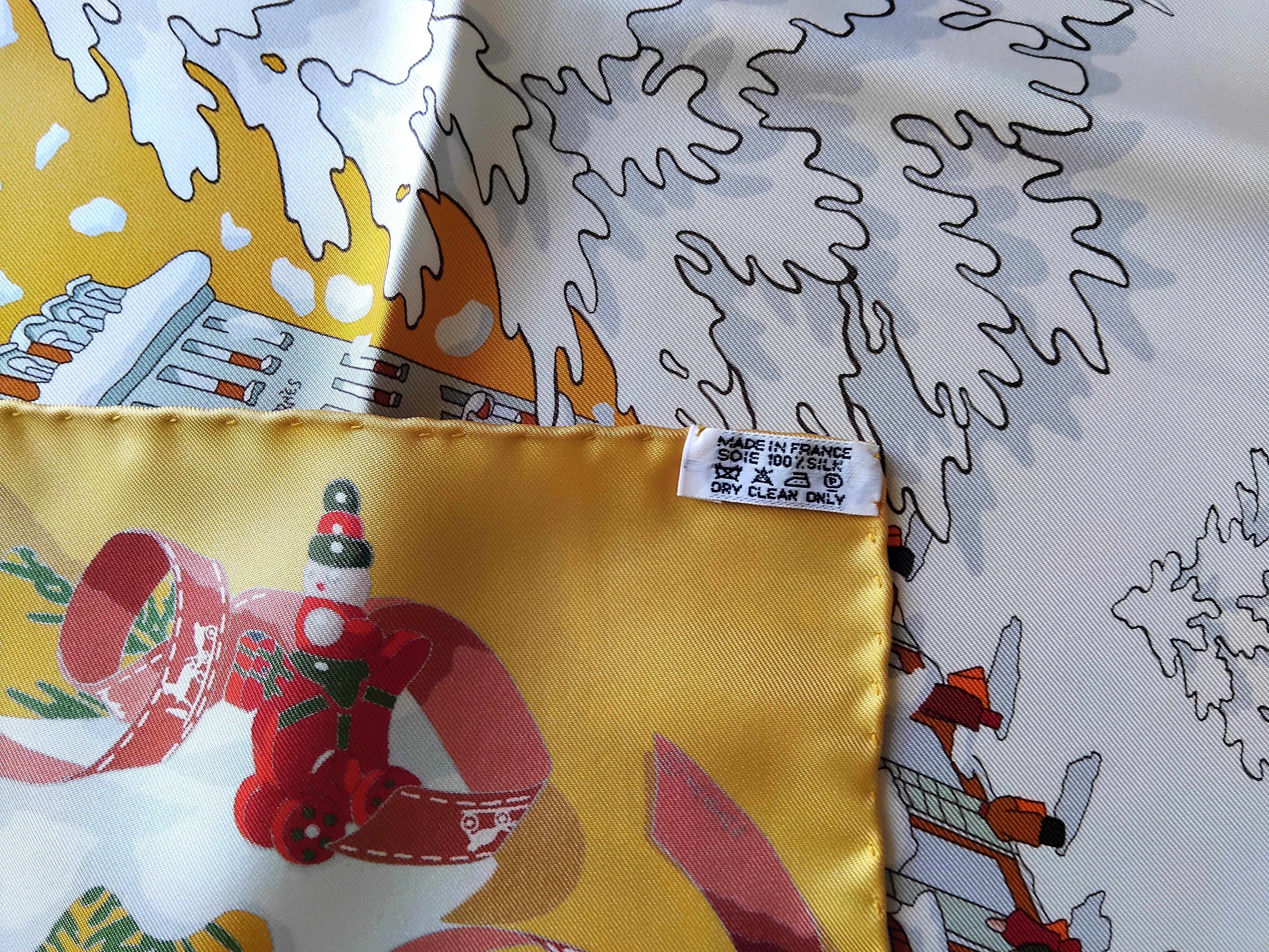 Pañuelo de seda Hermès Noel au 24 Faubourg Bola de nieve de Navidad Naranja en venta 1