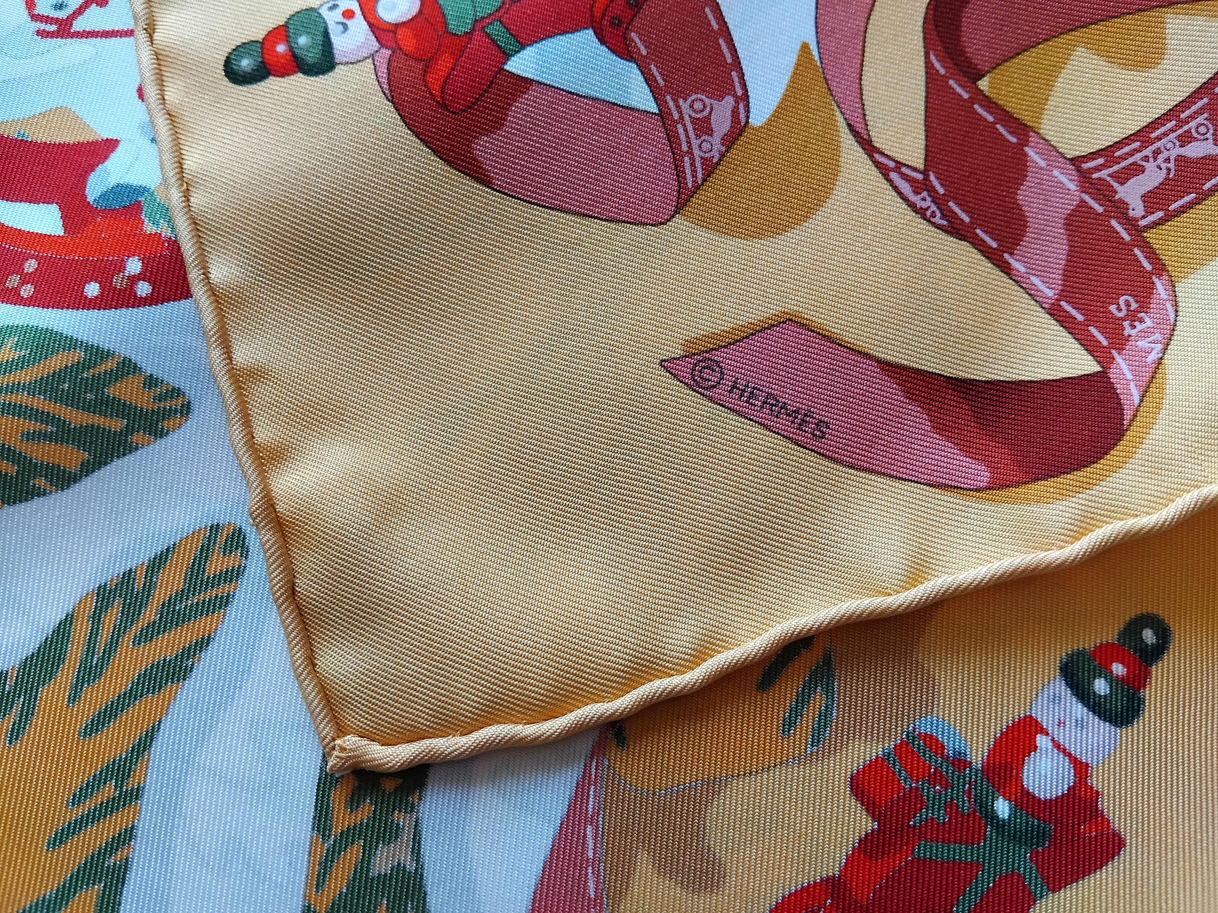 Pañuelo de seda Hermès Noel au 24 Faubourg Bola de nieve de Navidad Naranja en venta 2