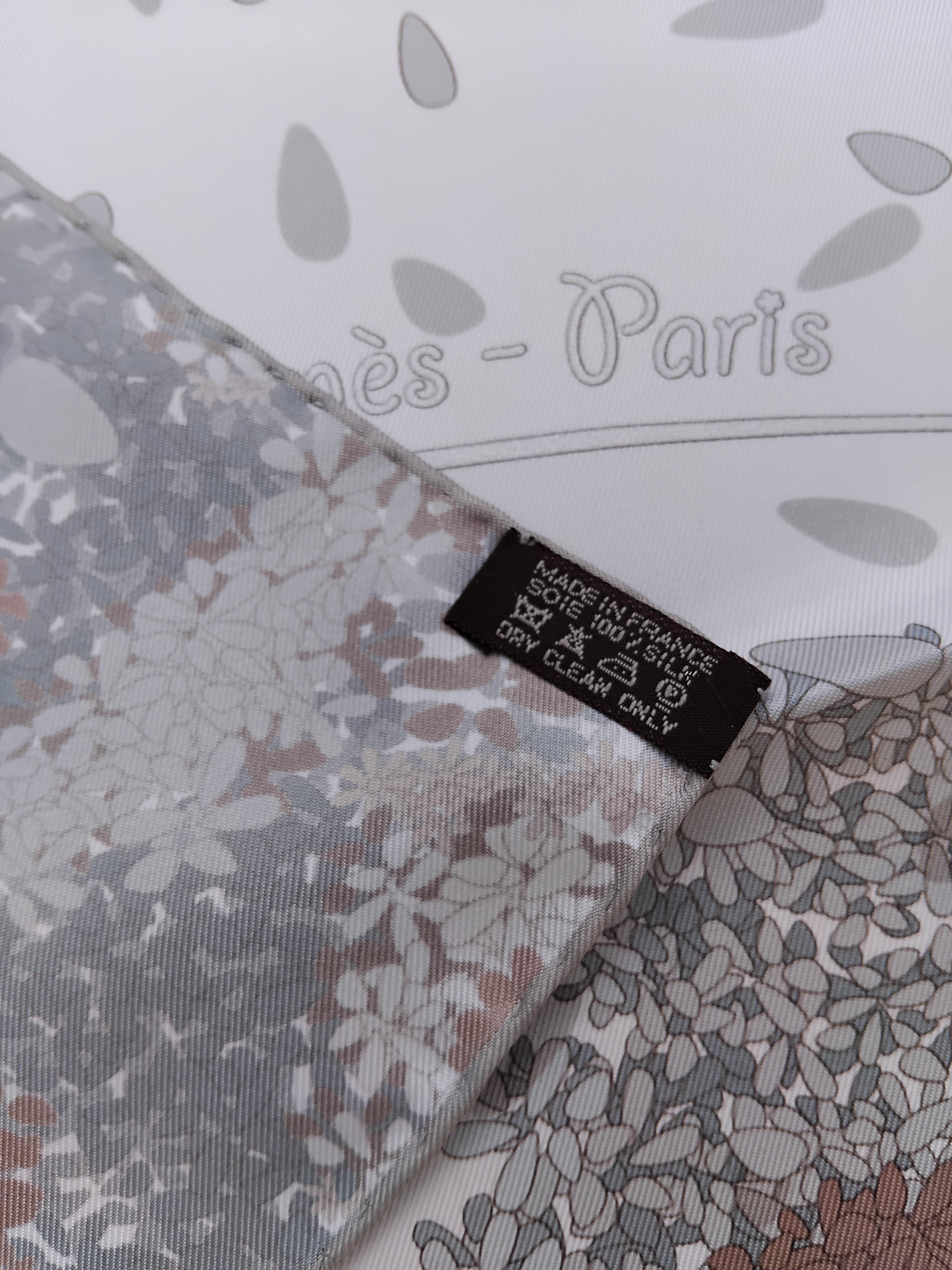 Hermès Silk Scarf Offrandes d'un jour Rybaltchenko Blanc Sepia Marron 90 cm For Sale 5