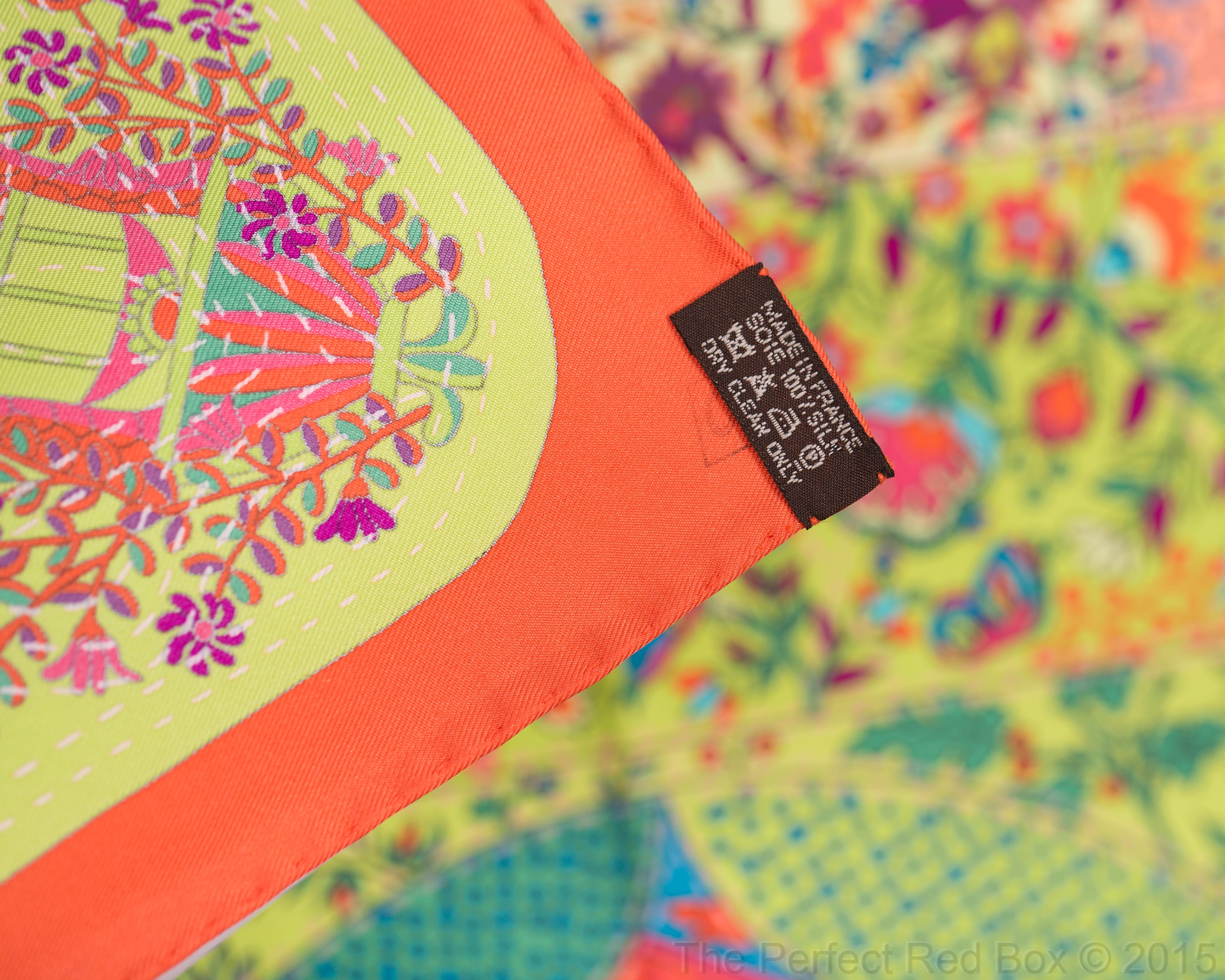 Pañuelo de seda Hermes - Pique Fleuri de Provence - Naranja Verde neón Violeta - ¡¡¡Nuevo!!! en venta 7