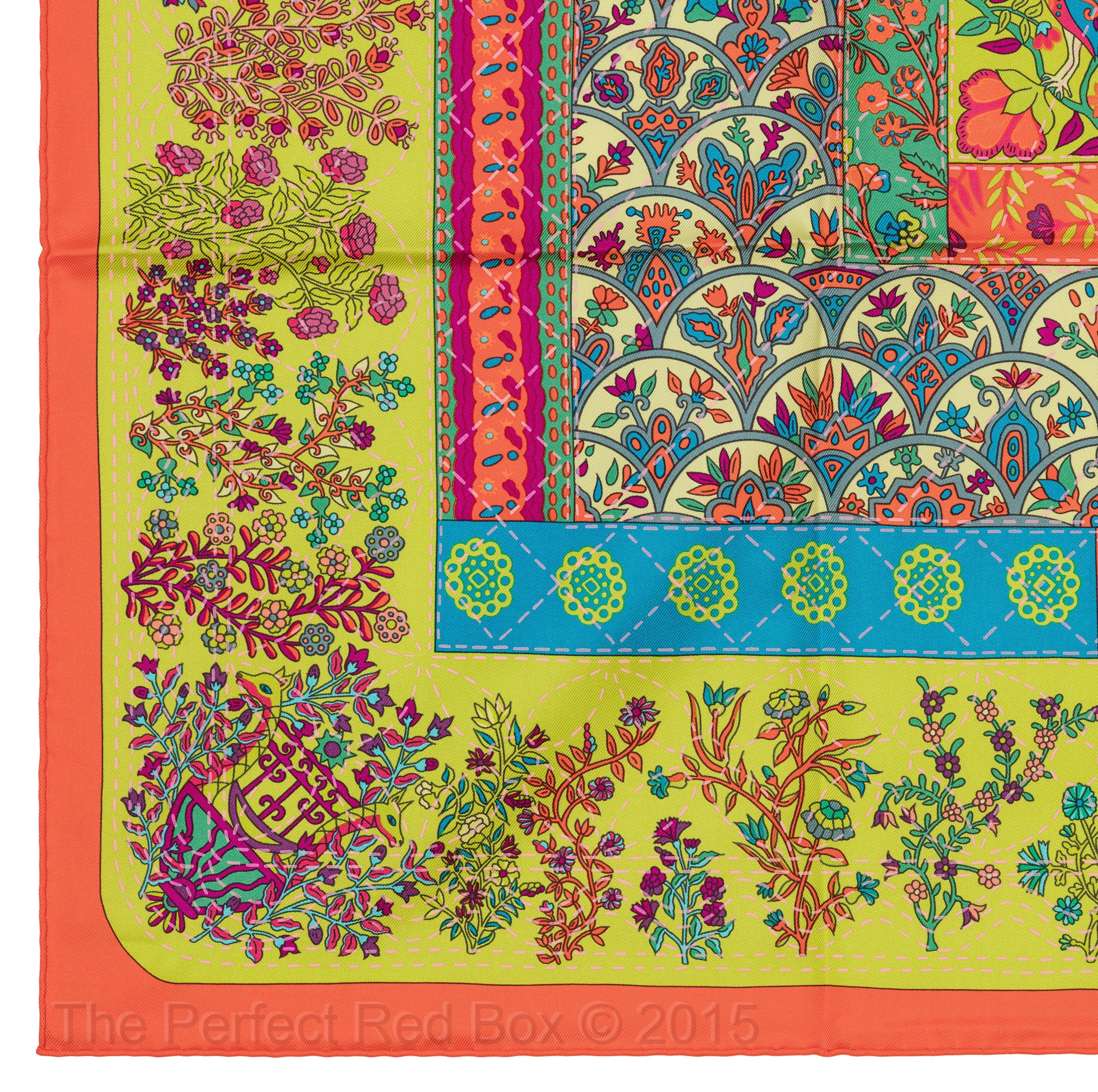 Pañuelo de seda Hermes - Pique Fleuri de Provence - Naranja Verde neón Violeta - ¡¡¡Nuevo!!! en Nuevo estado para la venta en Ottawa, CA