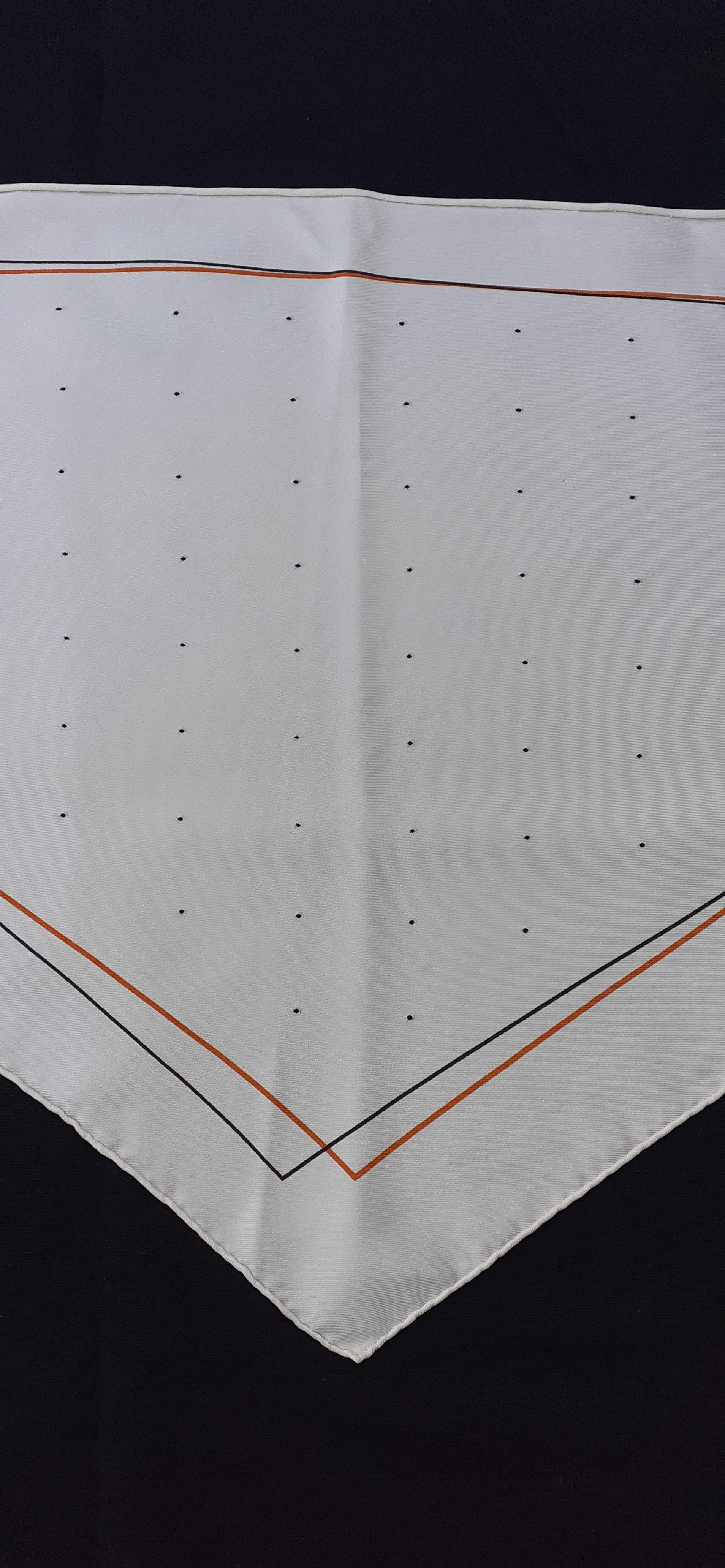 Gray Hermès Silk Scarf Pointu Triangle Trou de Mémoire White RARE For Sale