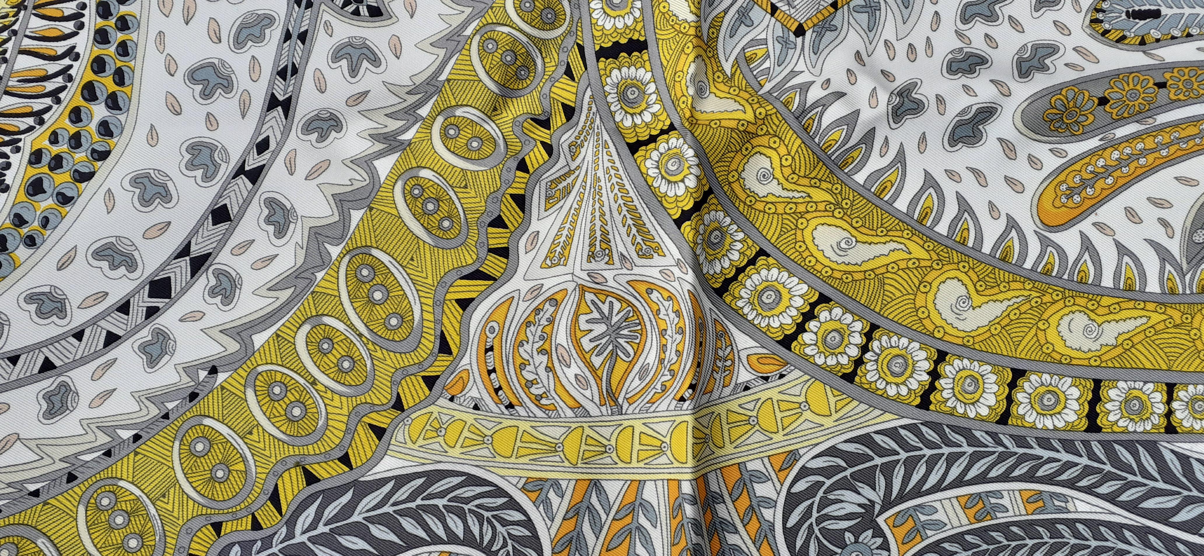 Hermès Silk Scarf Sous Le Jardin de la Maharani White Yellow Grey 90 cm 7