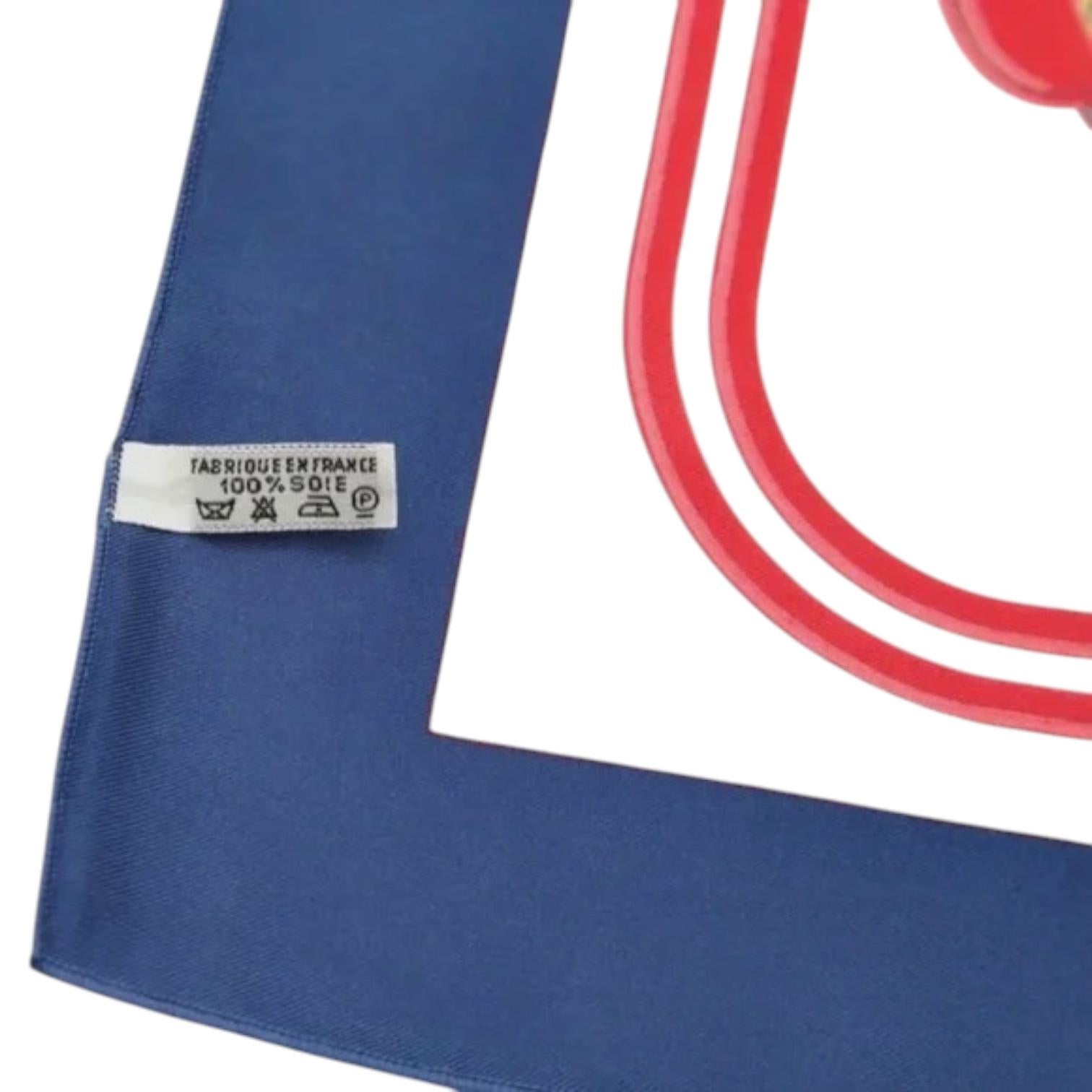 HERMÈS carré 43 cm x 43 cm bleu rouge blanc or Pour femmes en vente