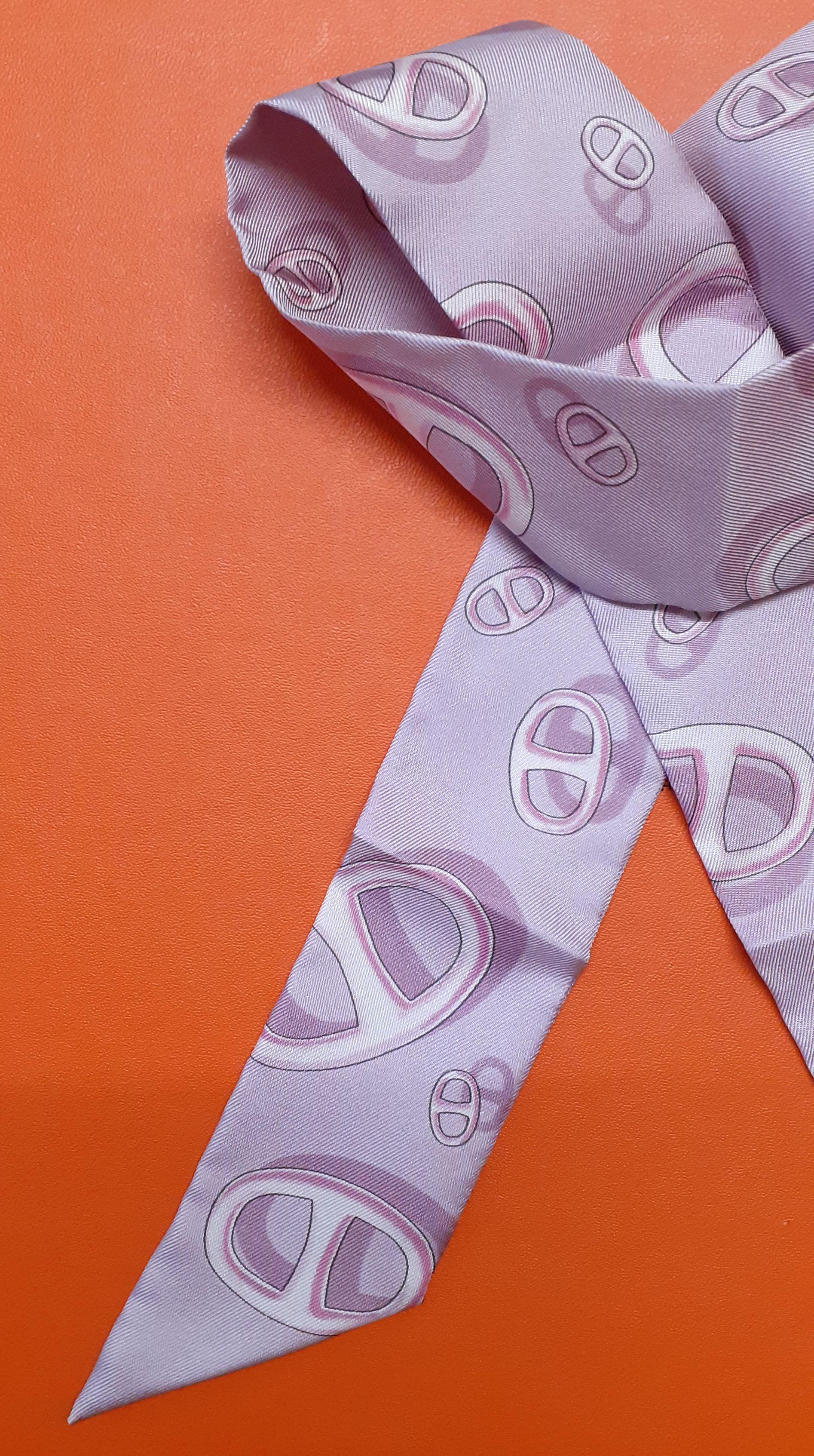 Gray Hermès Silk Scarf Twilly Chaine d'Ancre Pink For Sale