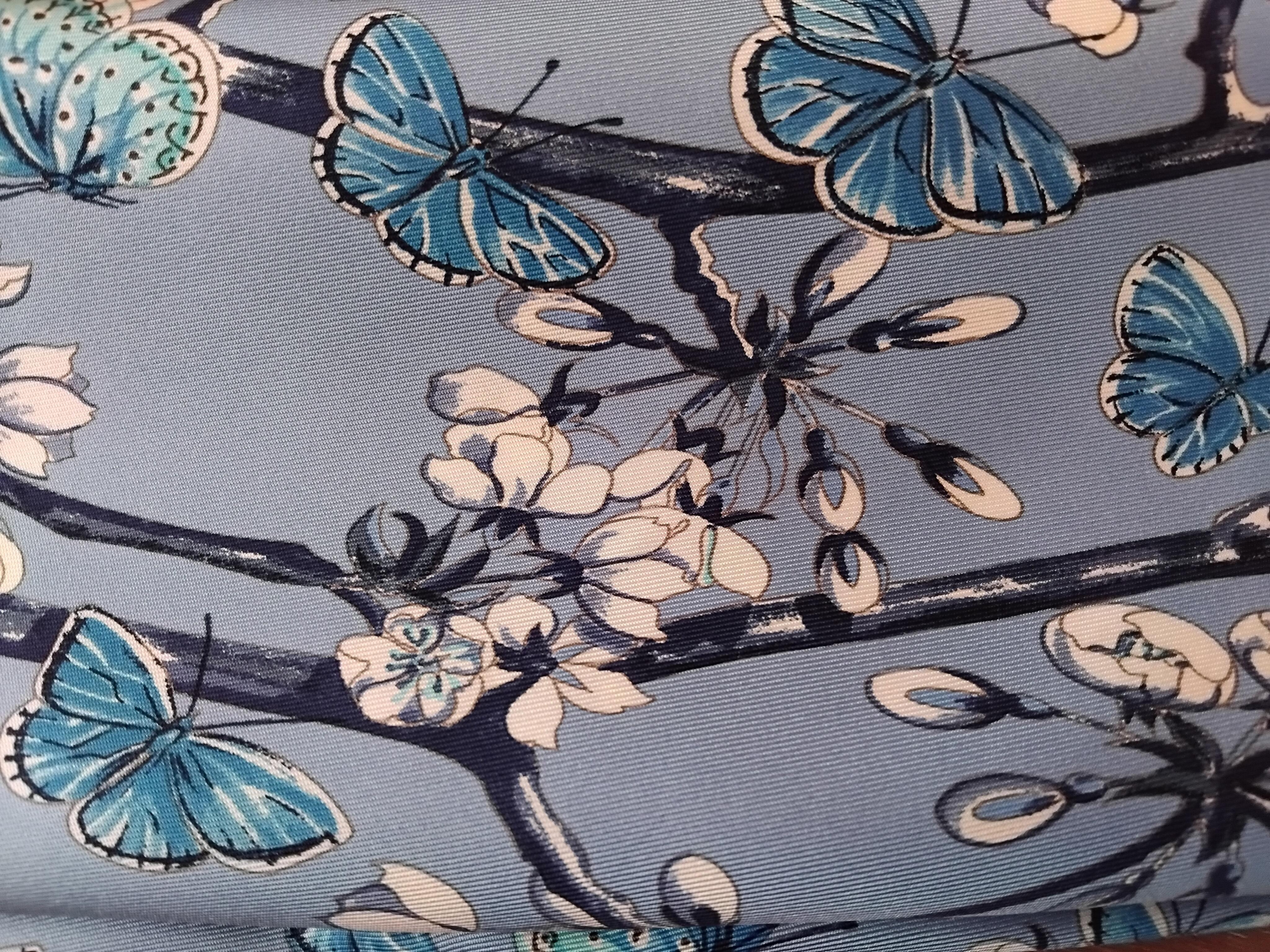 Hermès Silk Scarf Vol Amoureux des Azurés Butterflies Blue Toutsy 90 cm For Sale 16