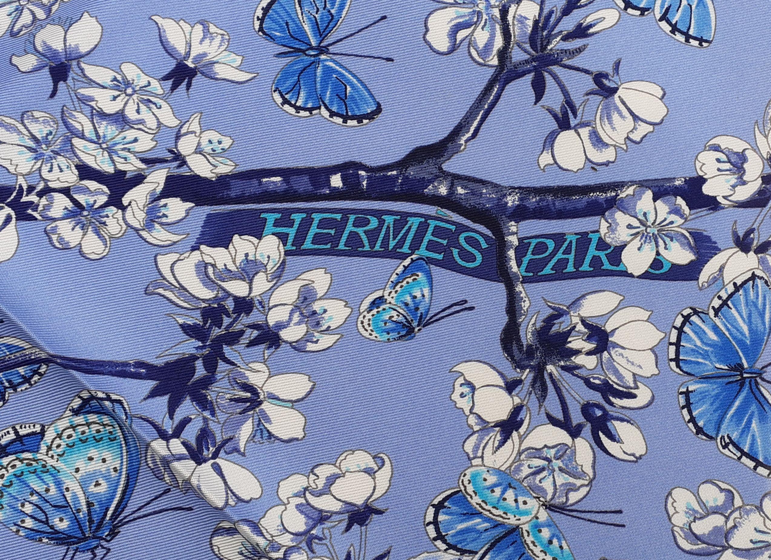 Hermès Silk Scarf Vol Amoureux des Azurés Butterflies Blue Toutsy 90 cm For Sale 1