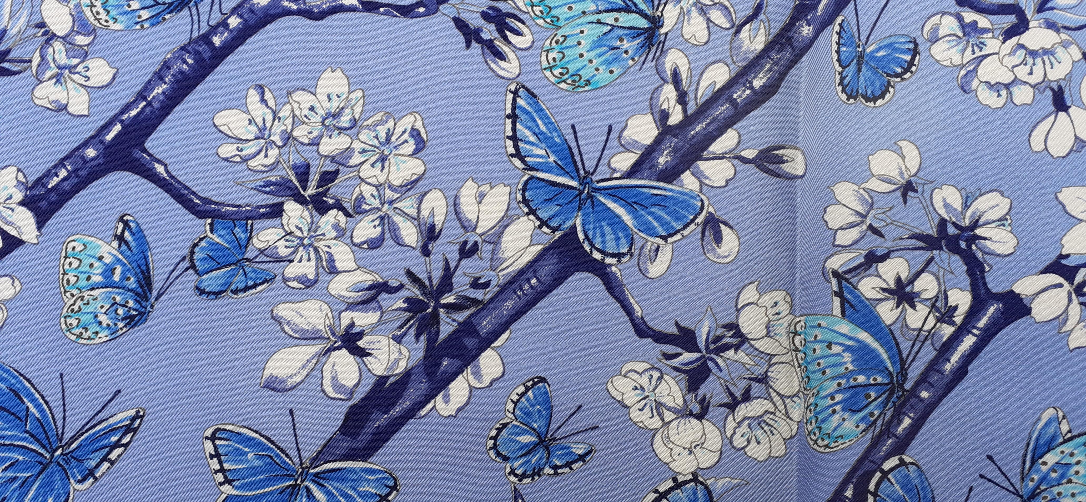 Hermès Silk Scarf Vol Amoureux des Azurés Butterflies Blue Toutsy 90 cm For Sale 3
