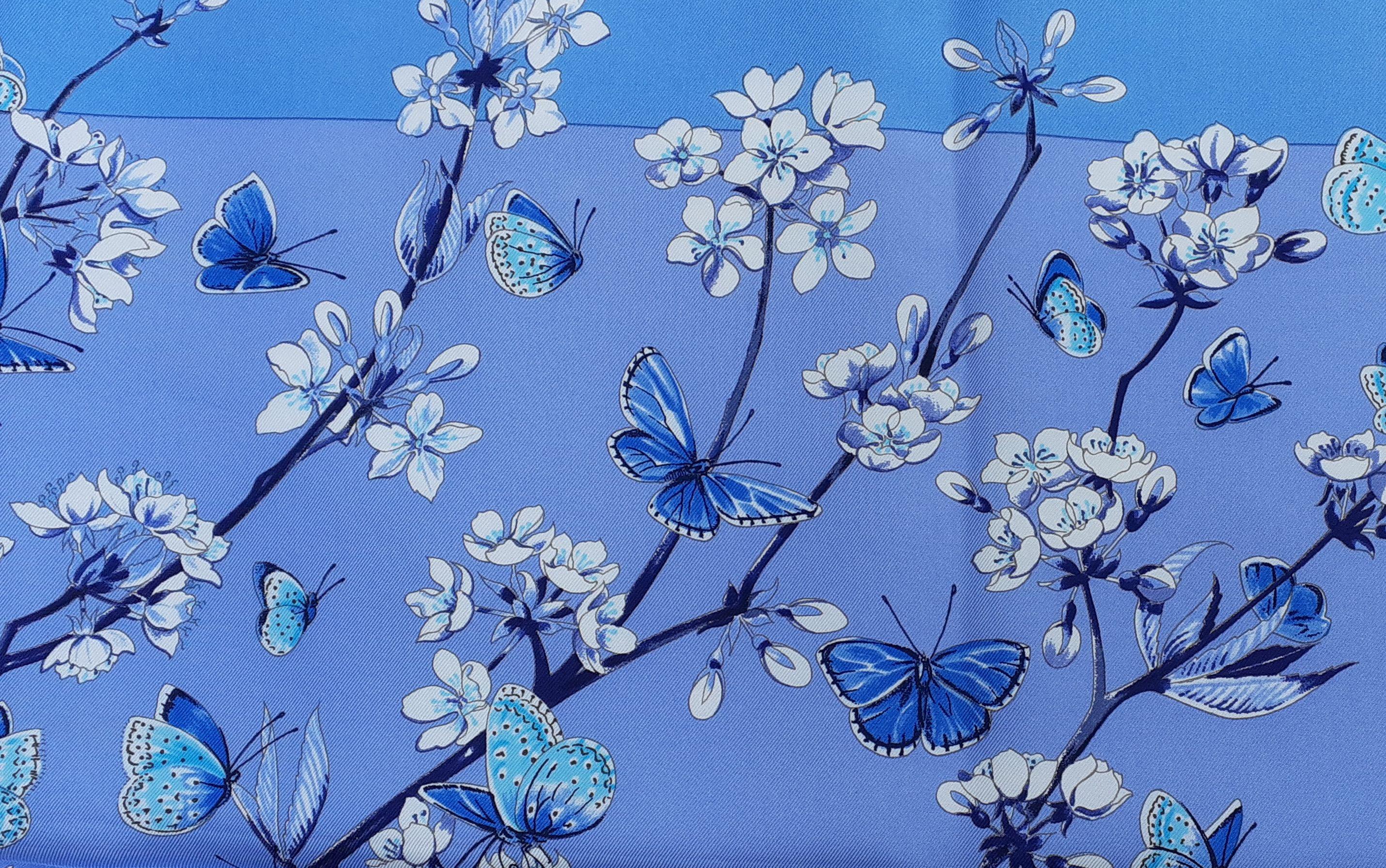 Hermès Silk Scarf Vol Amoureux des Azurés Butterflies Blue Toutsy 90 cm For Sale 5
