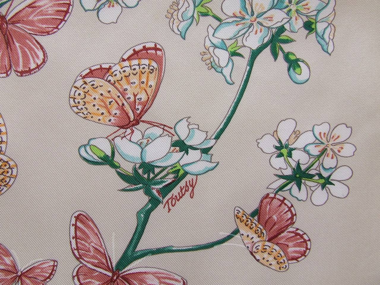 Beige Hermès Silk Scarf Vol Amoureux des Azurés Butterflies Soft Pink 90 cm